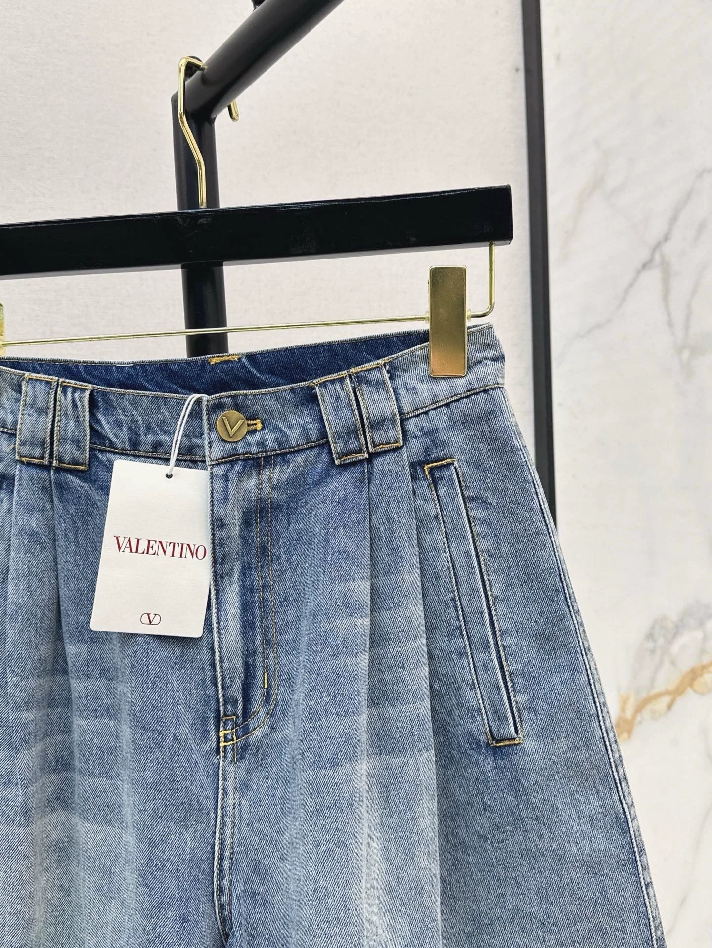 V 25 Spring/Summer Latest Denim Five Point Pants
