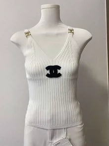 25ss Metal logo V-neck tank top