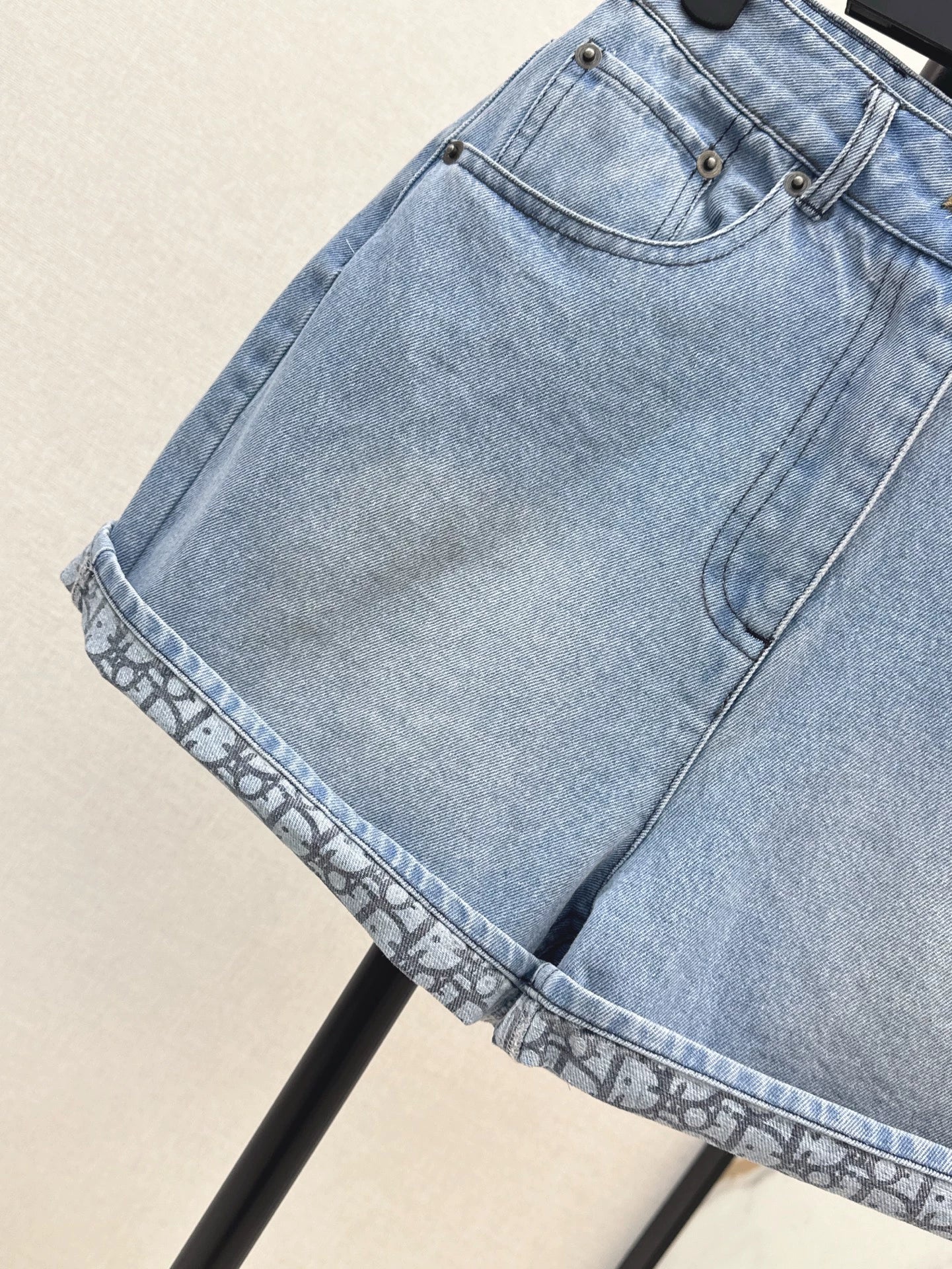D 25 Spring/Summer New Denim Shorts