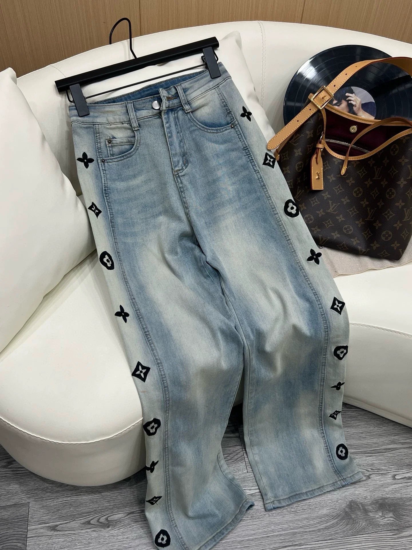 L 25 Embroidered Stretch Jeans
