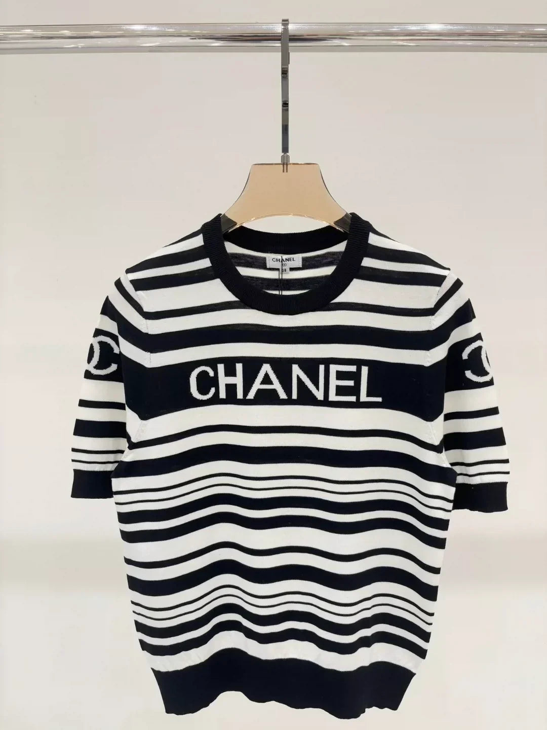 25 Summer New Black and White Striped Letter Logo Jacquard Knitted Short Sleeves