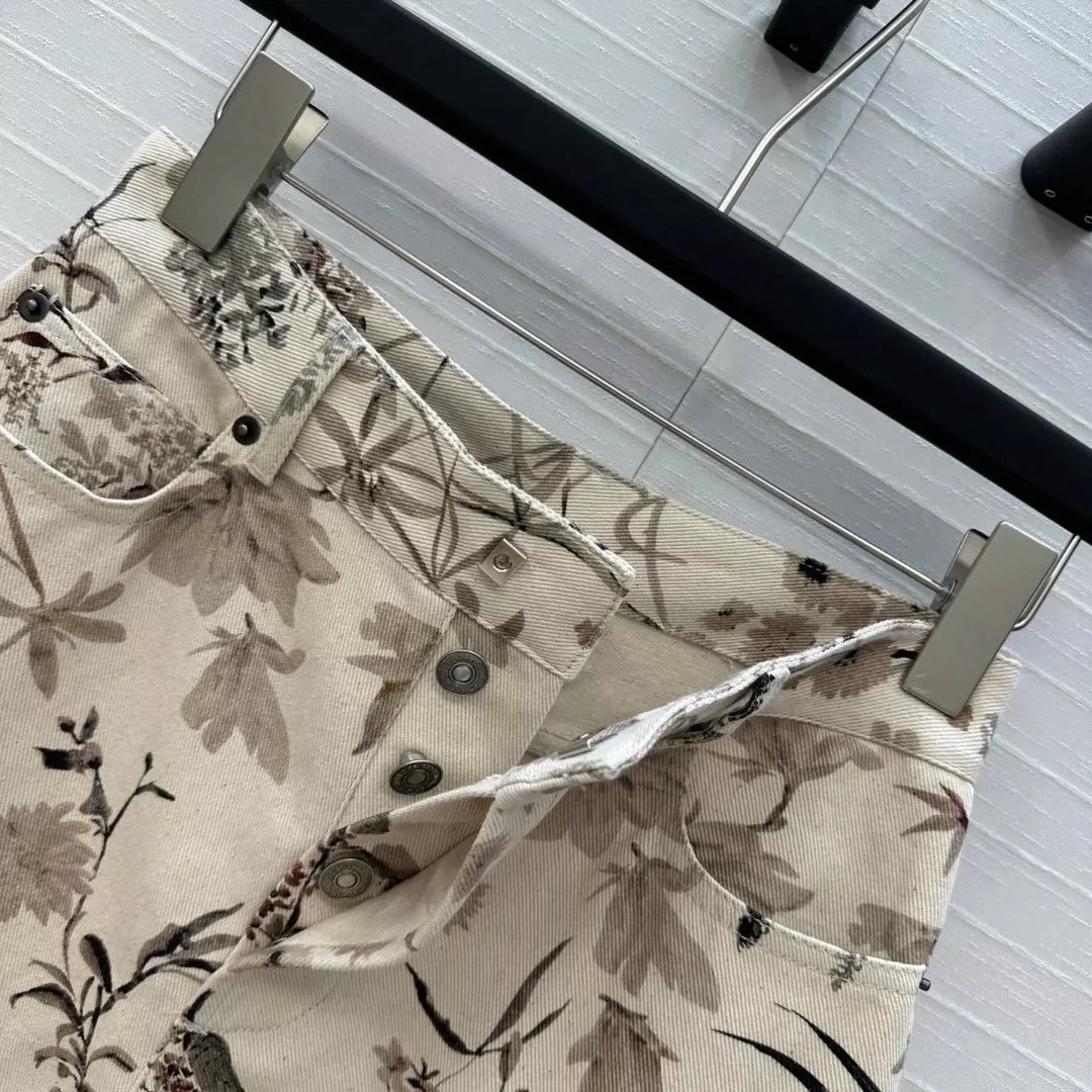 D 25 New Fresh and Light Ink Print Denim Trousers