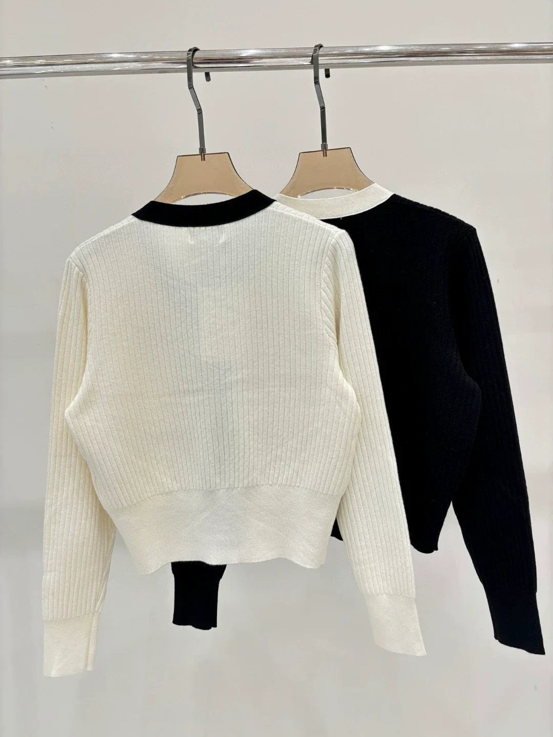 C 25 Spring and Summer new V-neck letter logo patch hemming knitted cardigan