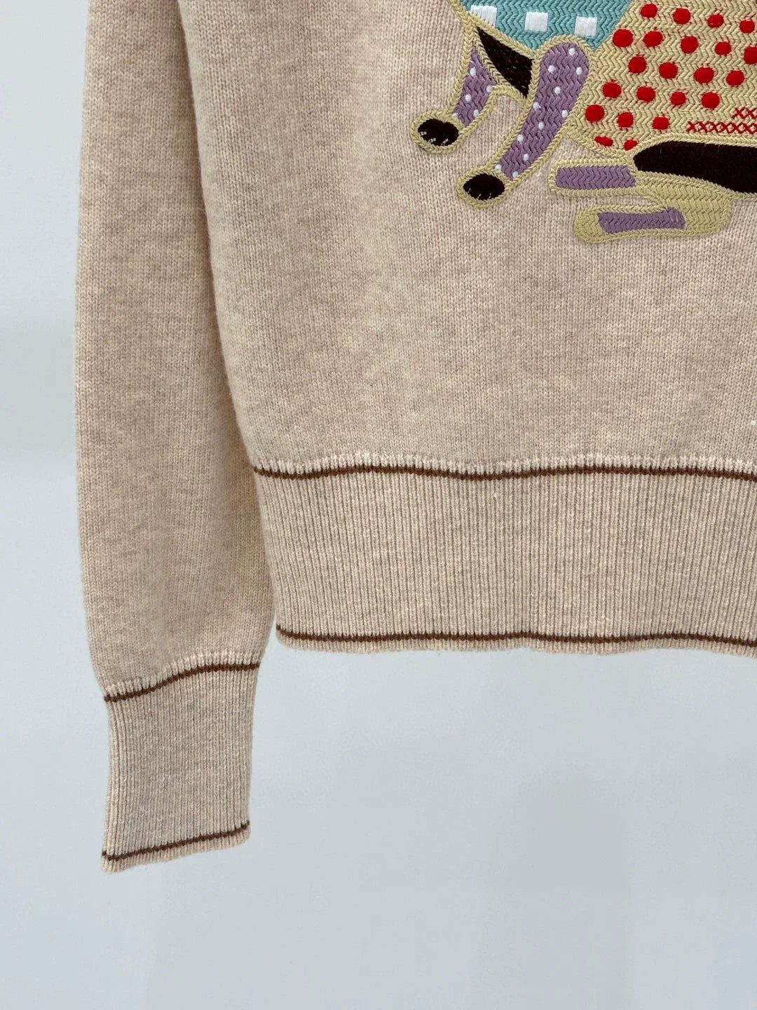 V 25 Early Autumn New Round Neck Contrast Animal Pattern Knitted Long Sleeve
