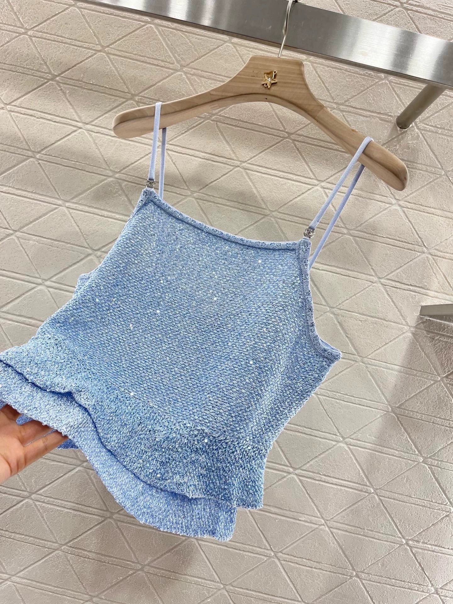 25 Sequined camisole knit undershirt