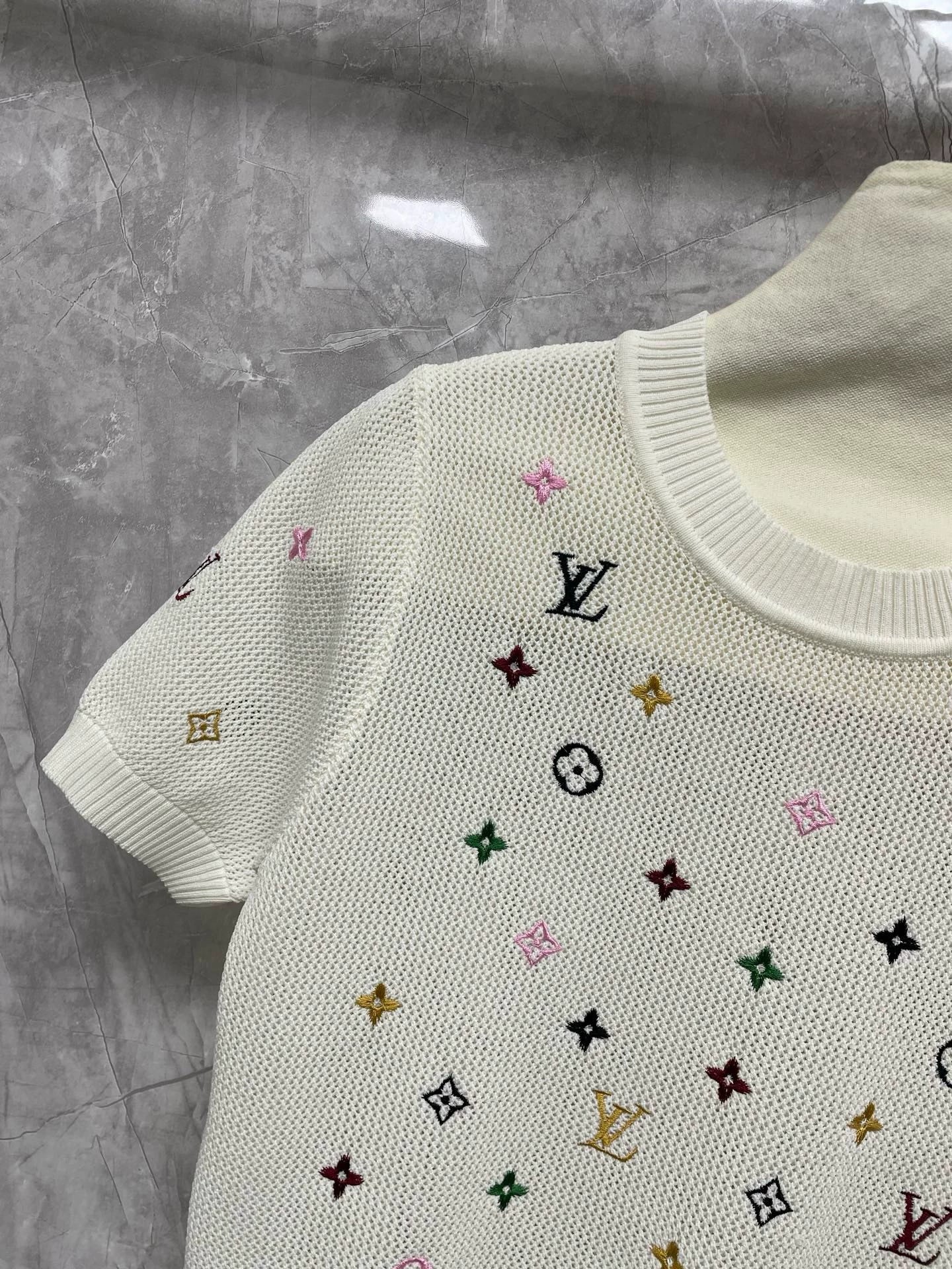 25 new colorful logo pattern embroidered short sleeves