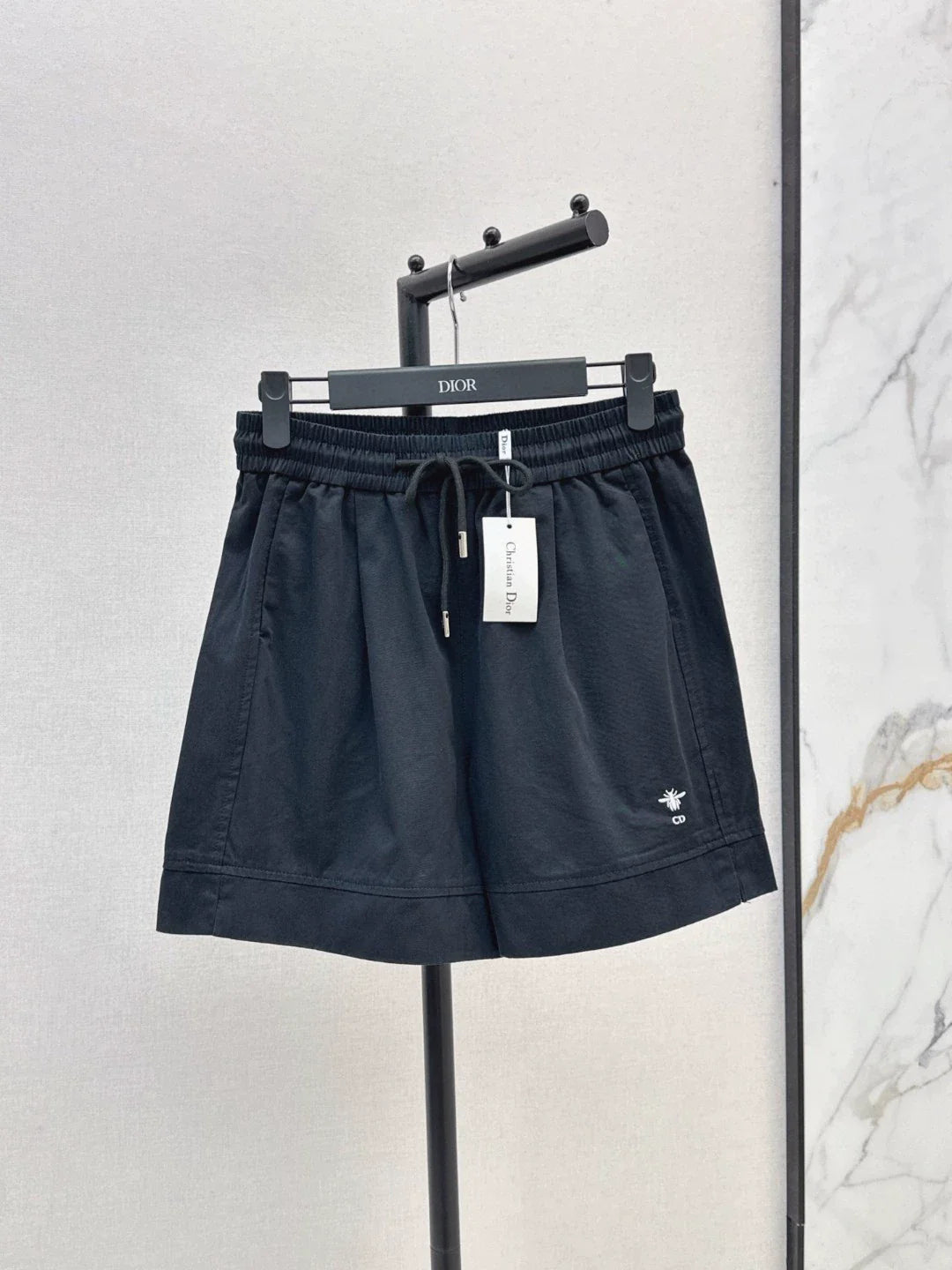D 25 New Bee Embroidered Casual Shorts