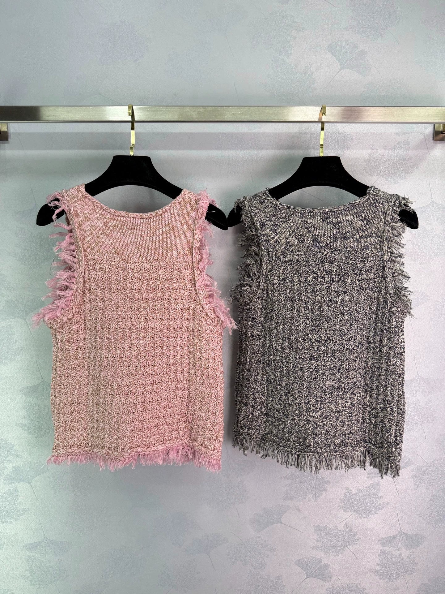 2025 Summer New Round Neck Raw Edge Knitted Vest