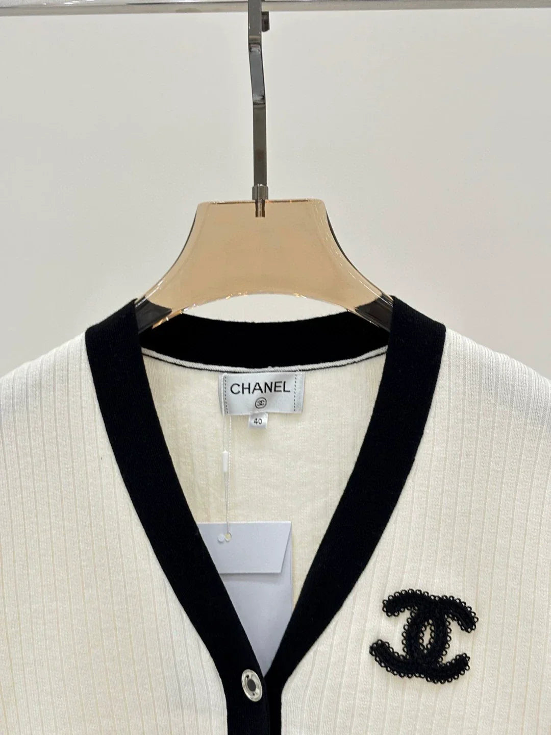 C 25 Spring and Summer new V-neck letter logo patch hemming knitted cardigan