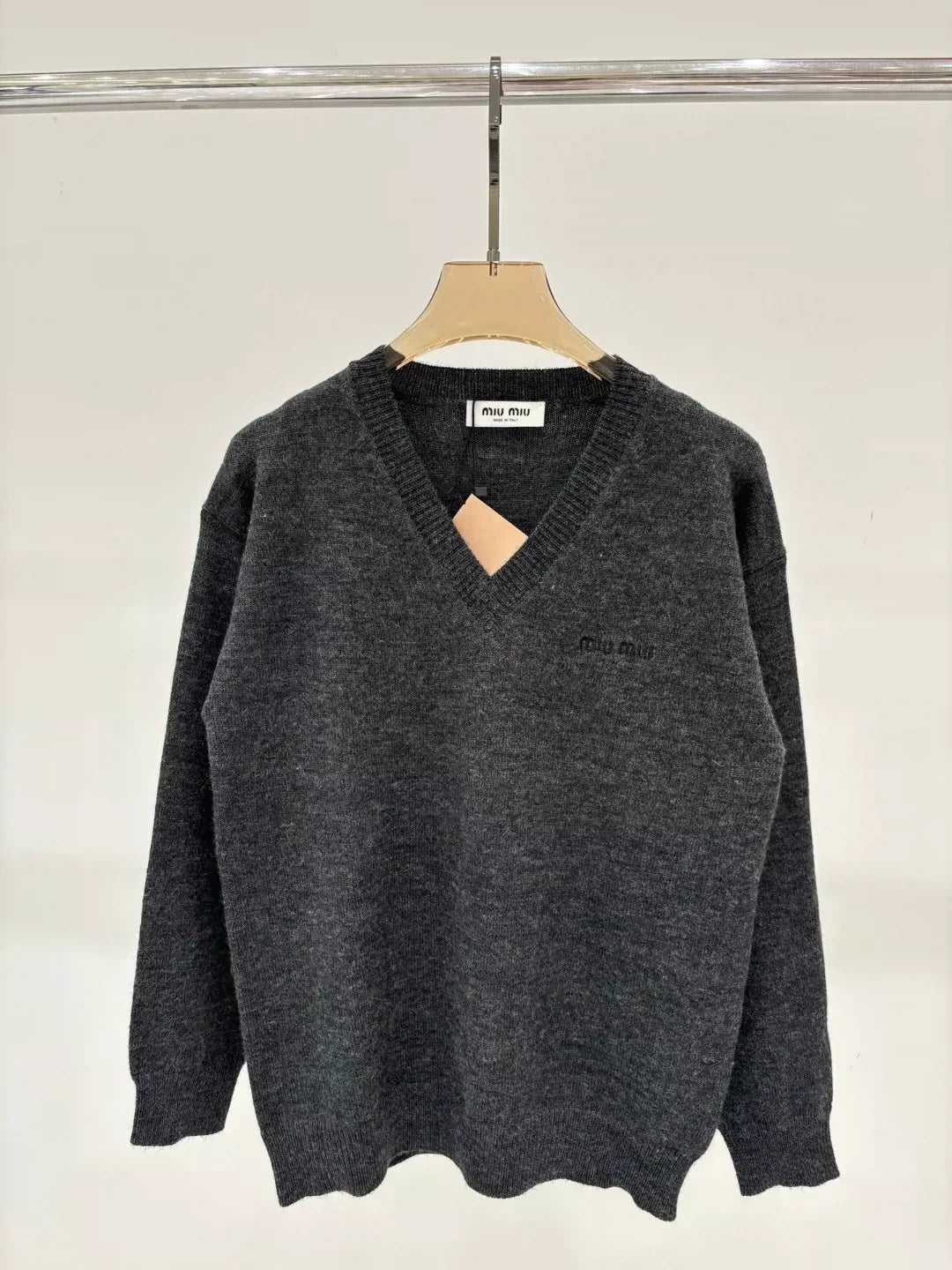 M 25 Spring and Summer new V-neck letter logo embroidery solid color simple casual knitted long sleeve