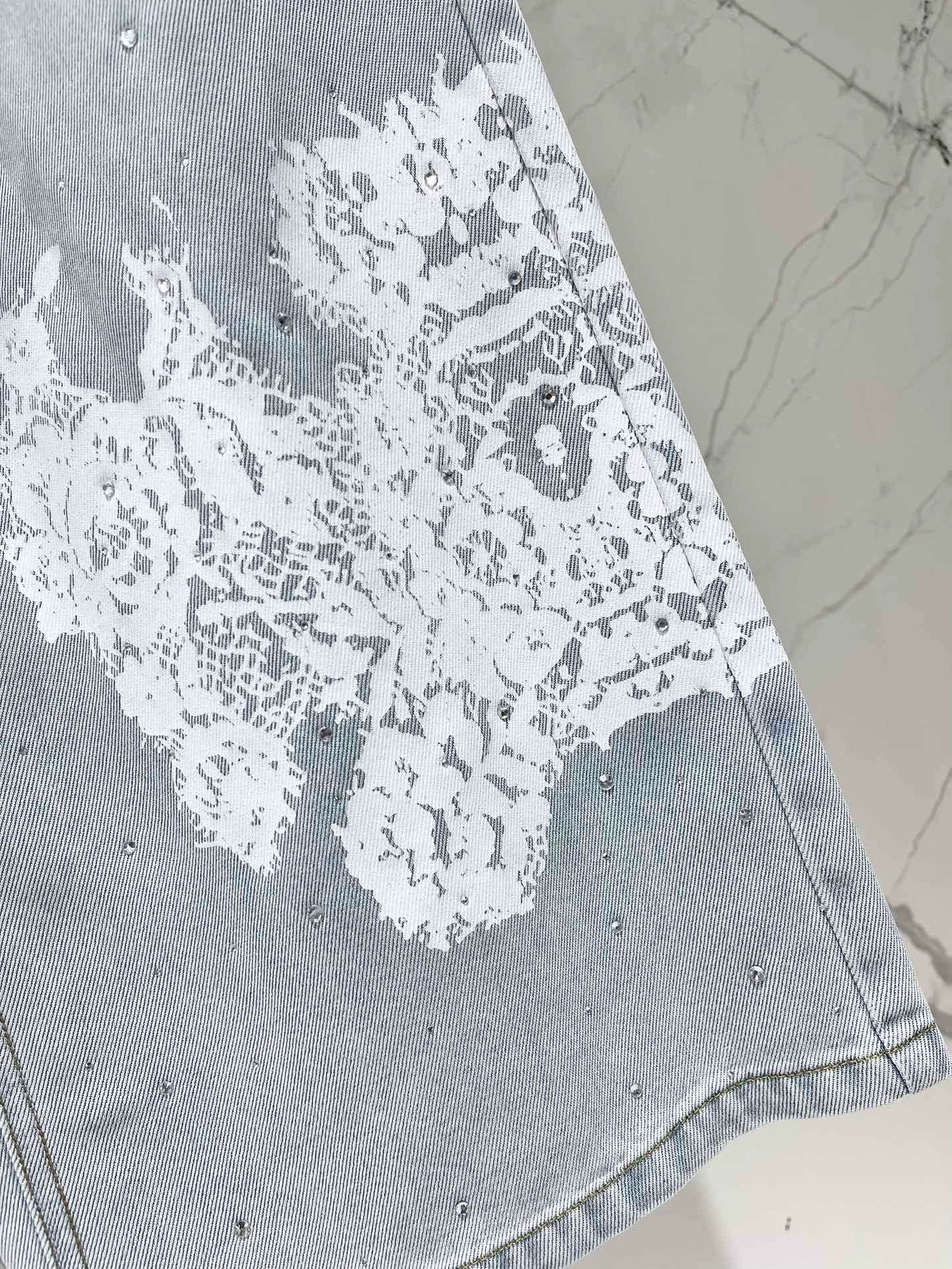 M 25 spring and summer new thin lace hot diamond straight jeans
