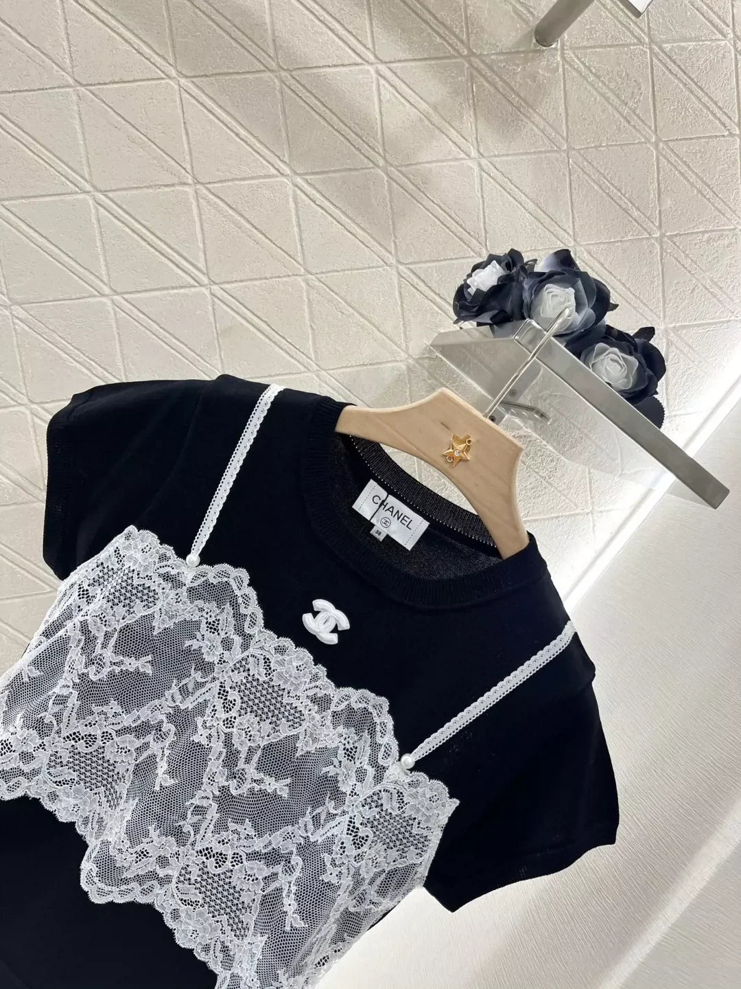 25 Spring and Summer New Lace Fake Two-piece Knit Top