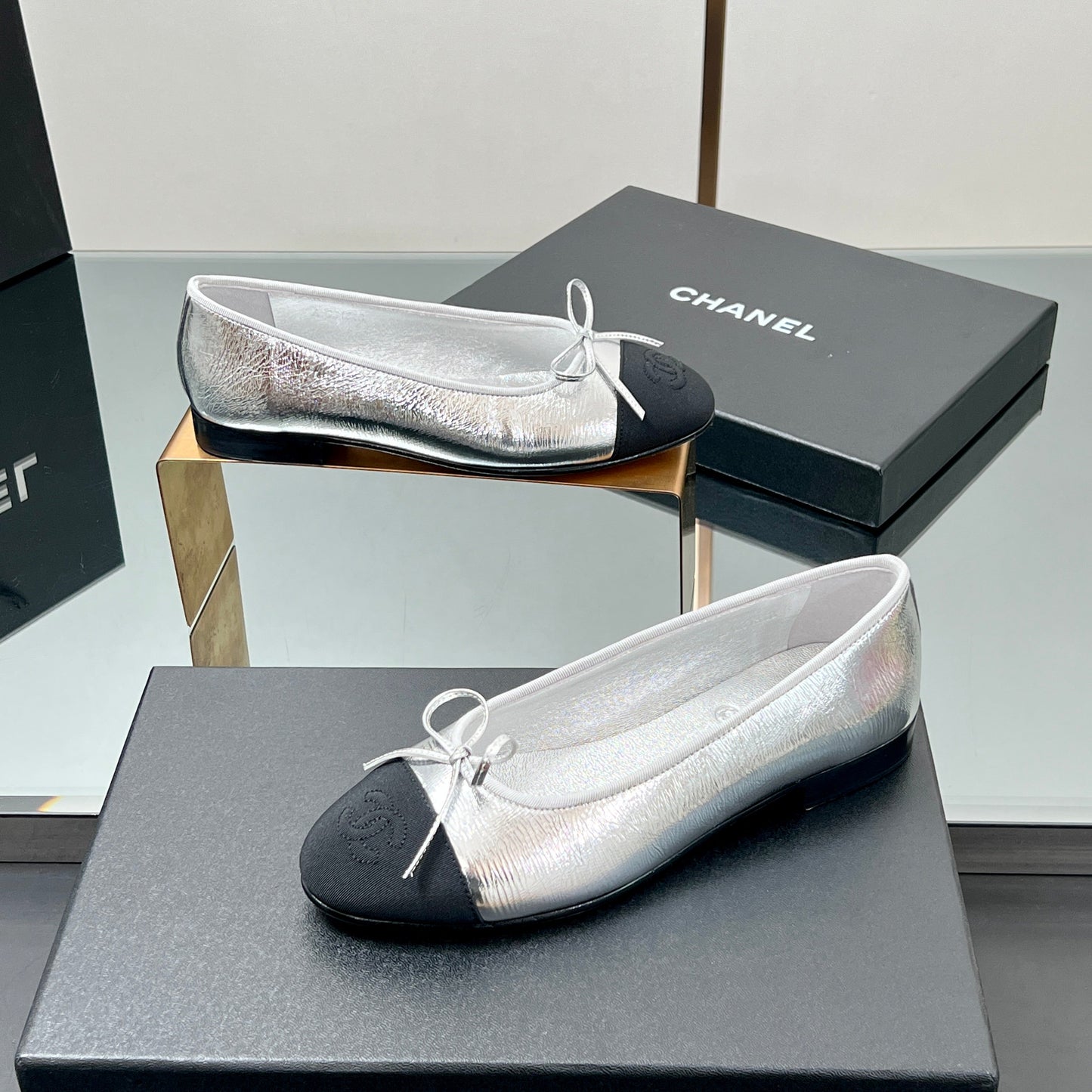 Ballet Flats 20mm Silver Metallic Sheepskin Black Grosgrain 266677