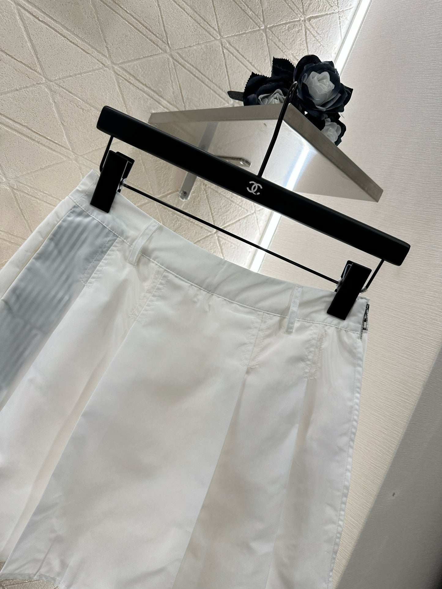 D 25 Mid-length Sleeved Jacket, Skirt, and Pants Set