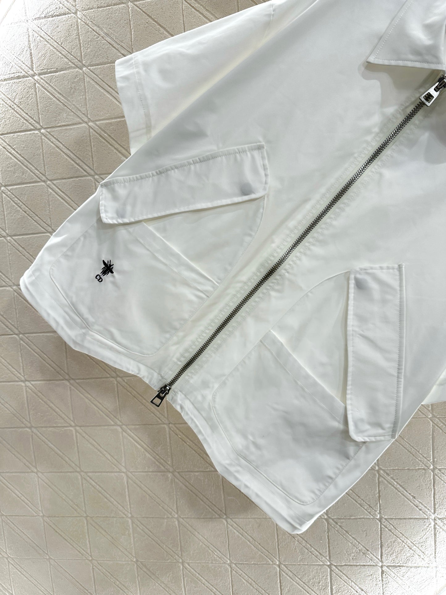 D 25 Mid-length Sleeved Jacket, Skirt, and Pants Set