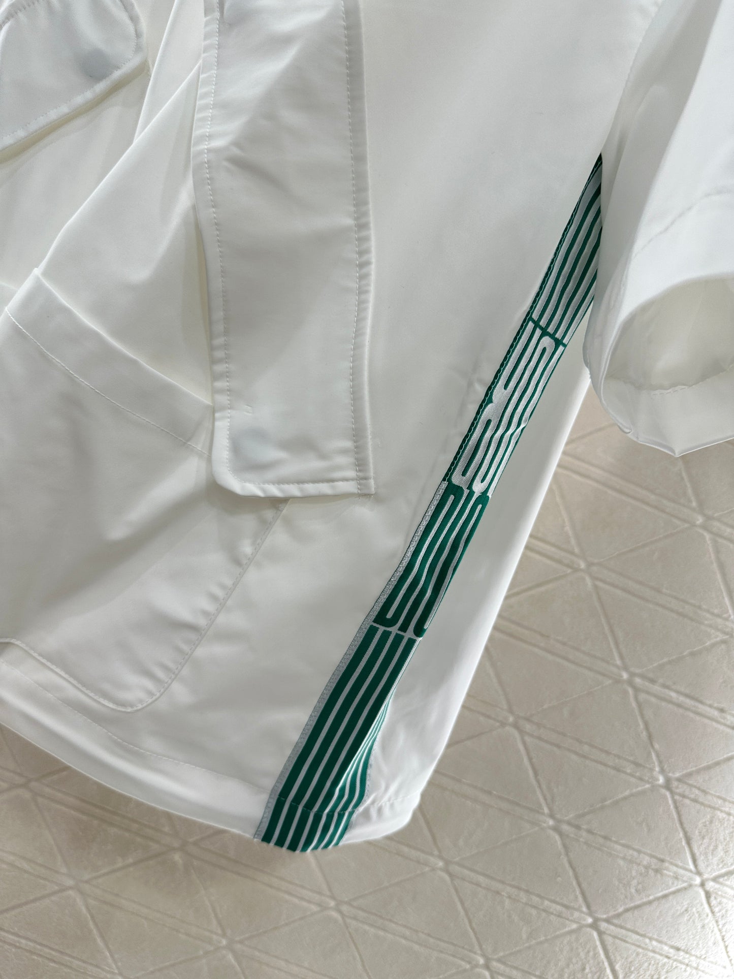 D 25 Mid-length Sleeved Jacket, Skirt, and Pants Set