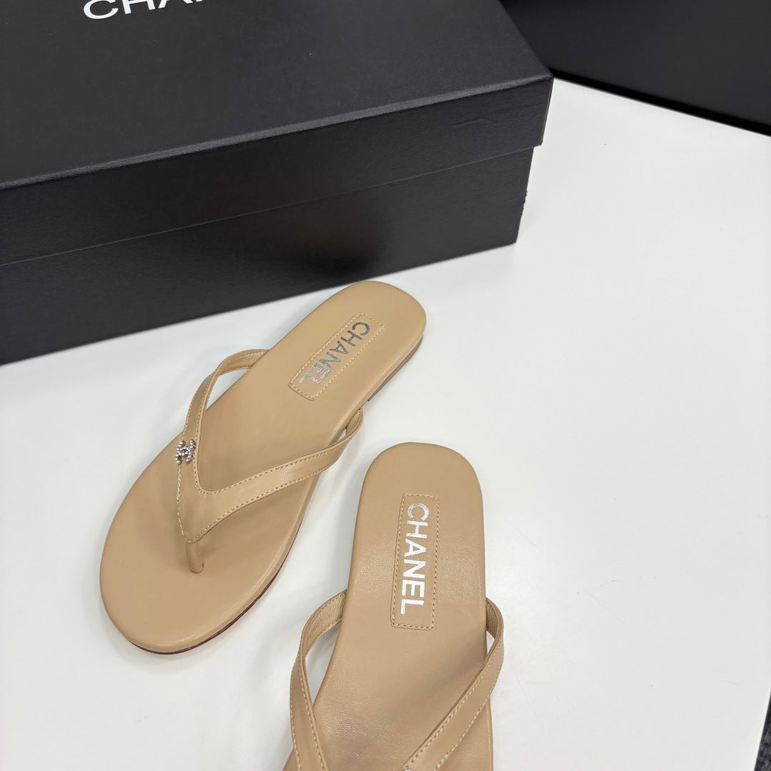 Crystal Logo Thong Sandal Beige Sheepskin 352476