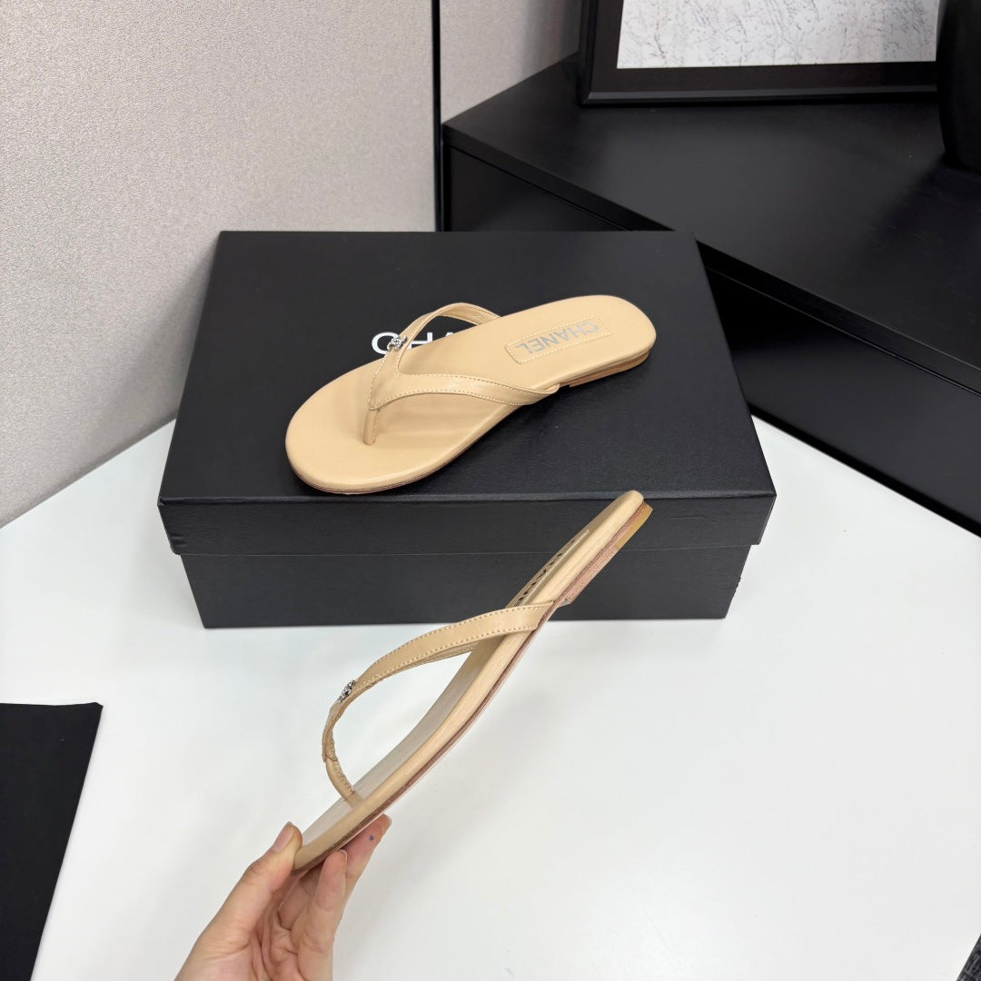 Crystal Logo Thong Sandal Beige Sheepskin 352476