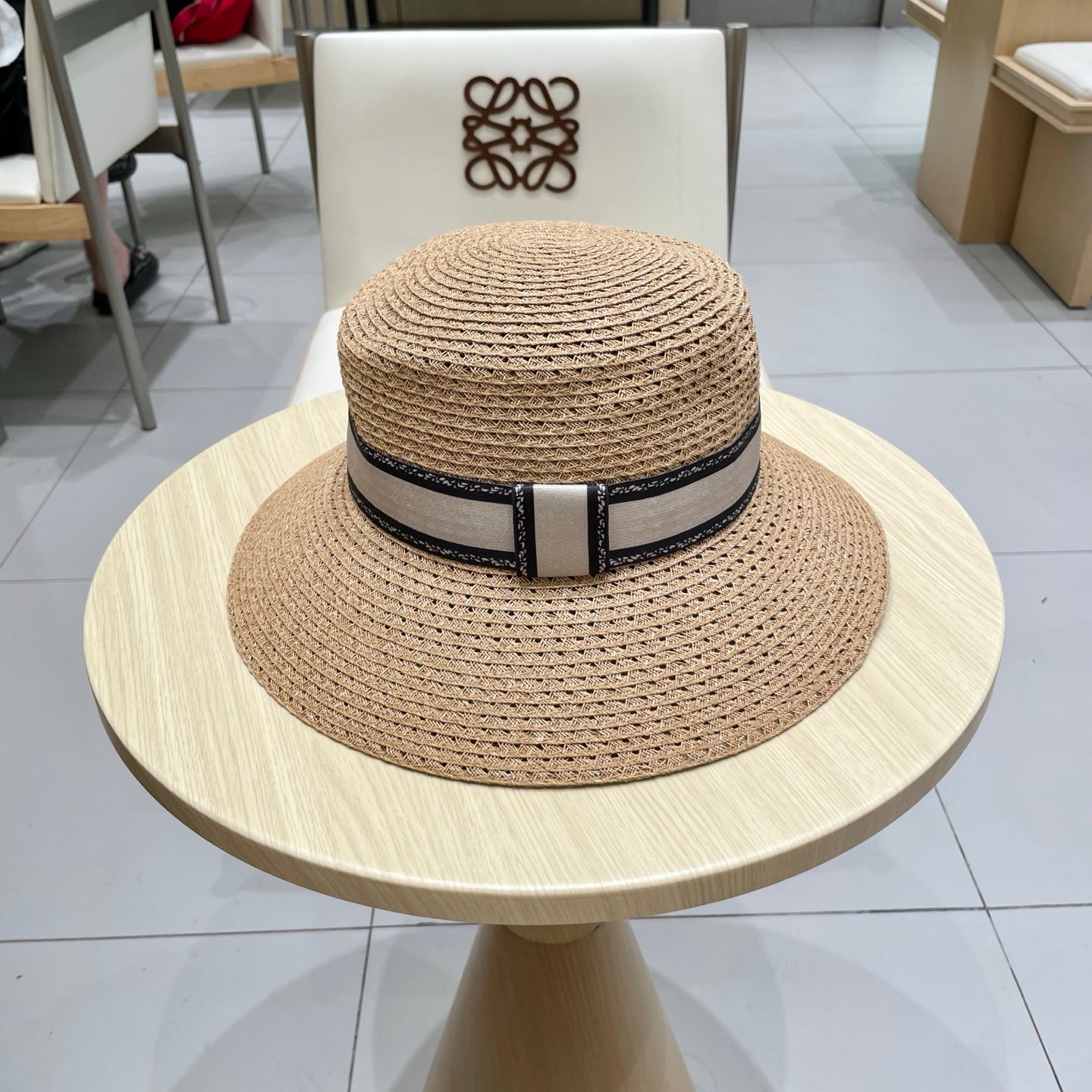 BUCKET HAT 57 CM IN DARK BEIGE RAFFIA 653750