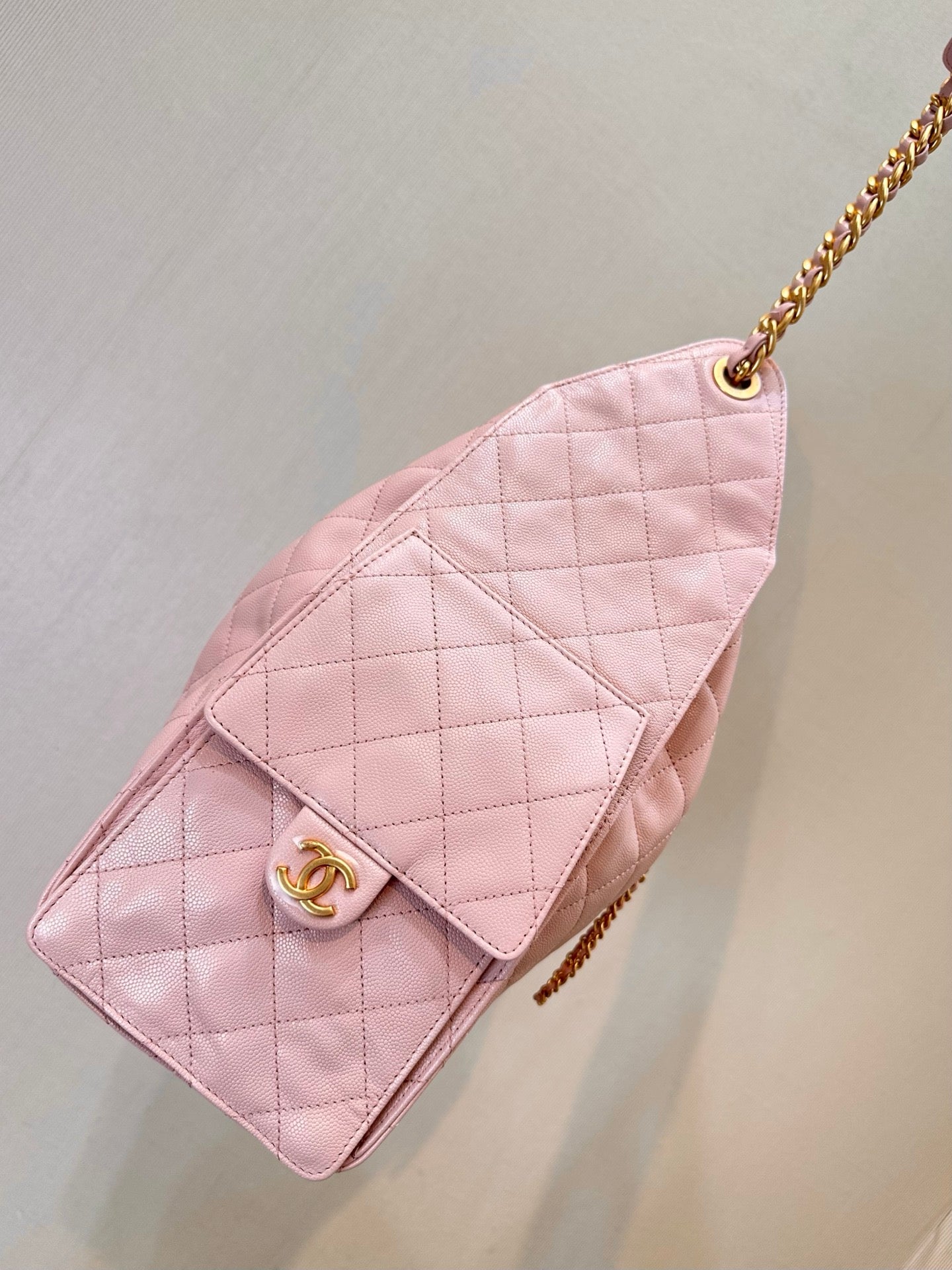 25C Hobo Bags 40cm Pink Grained Calfskin