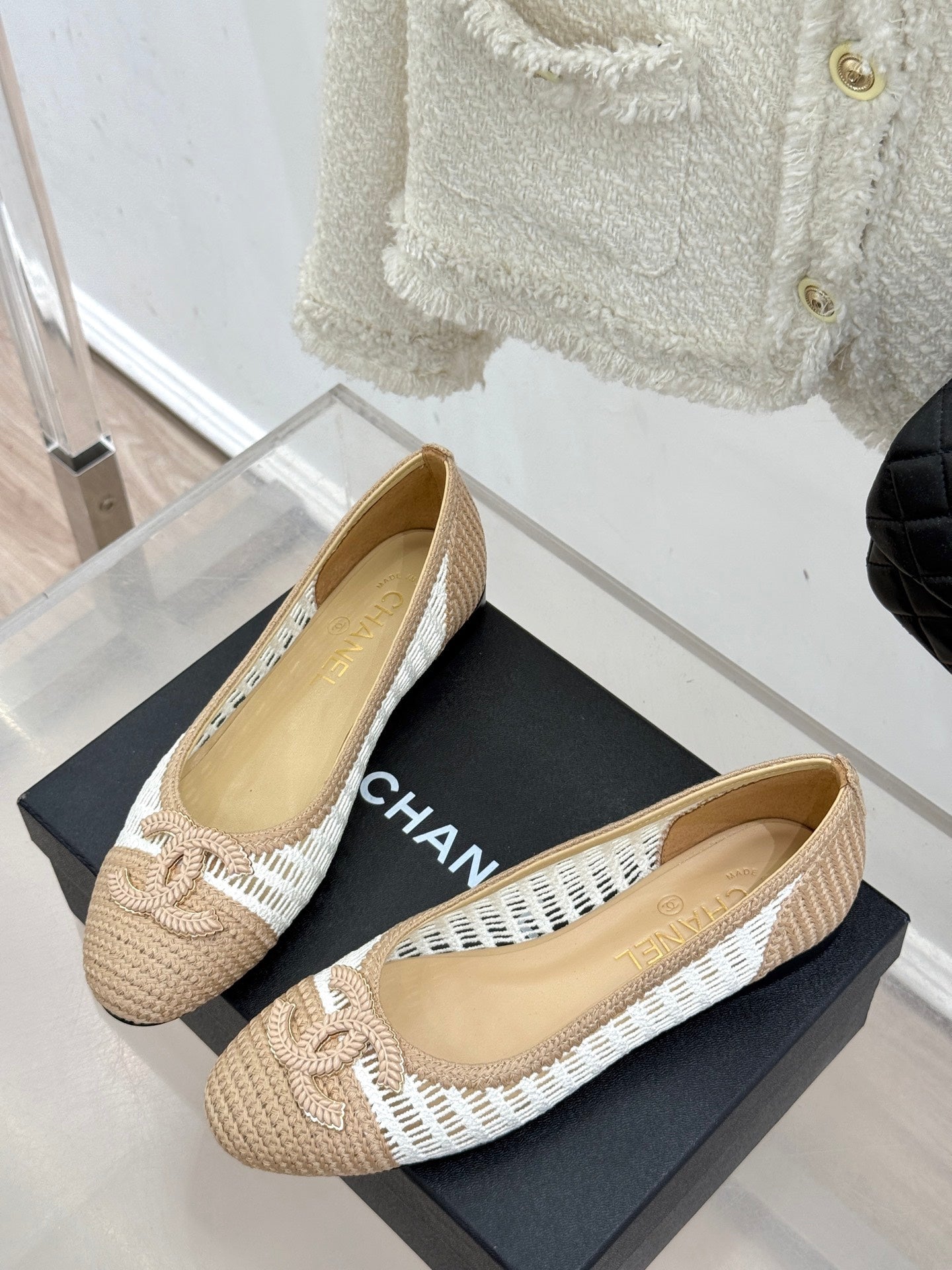 25P Hollow Double C Ballet Flats 15mm Beige White Raffia 265641