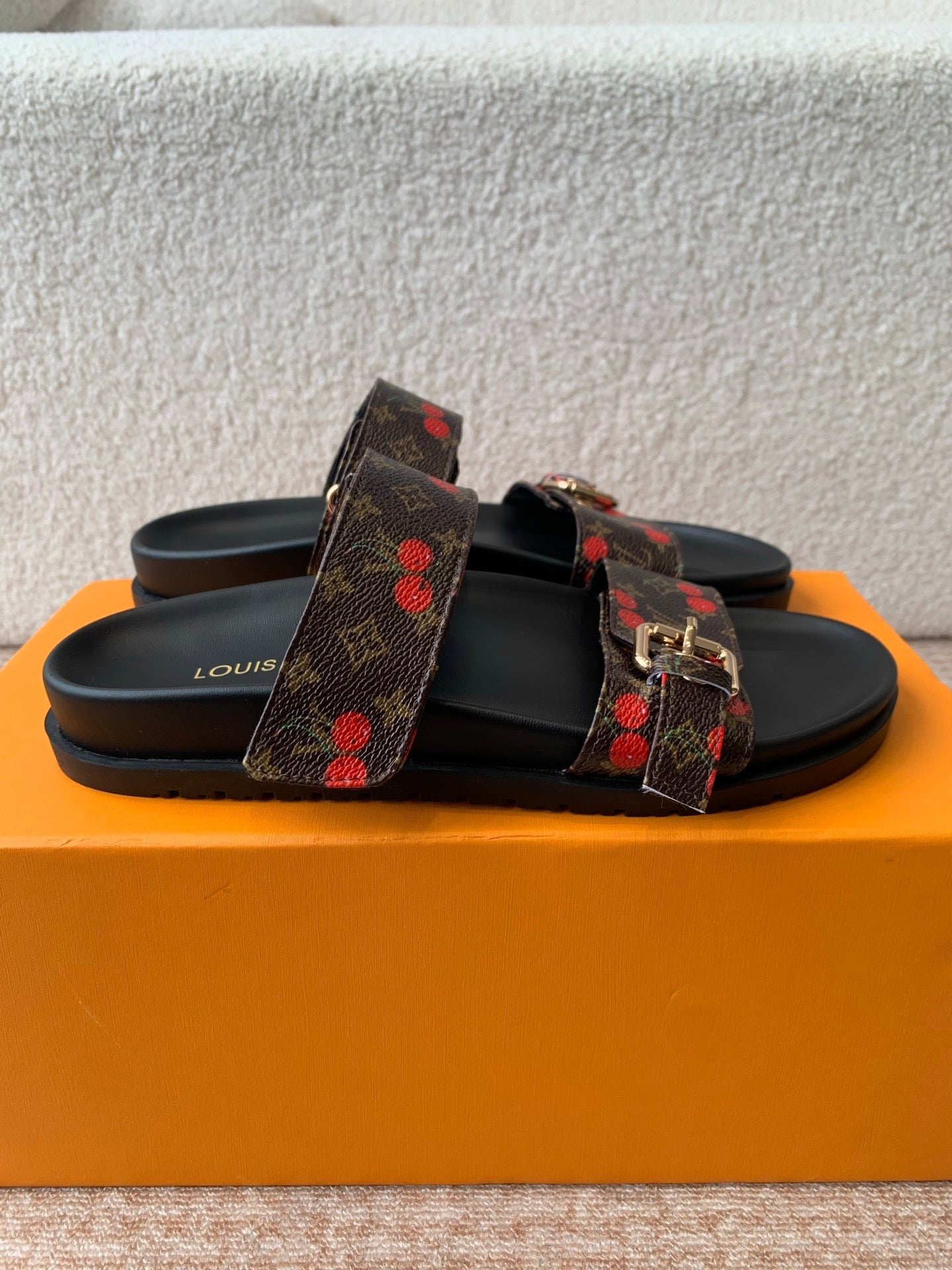 Bom Dia Flat Comfort Mule x TM Brown Sheepskin Mix Cherry Motif 319378