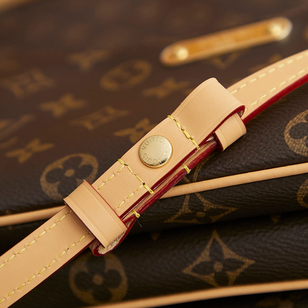 POCHETTE 24 IN BROWN MONOGRAM CANVAS GOLD HARDWARE