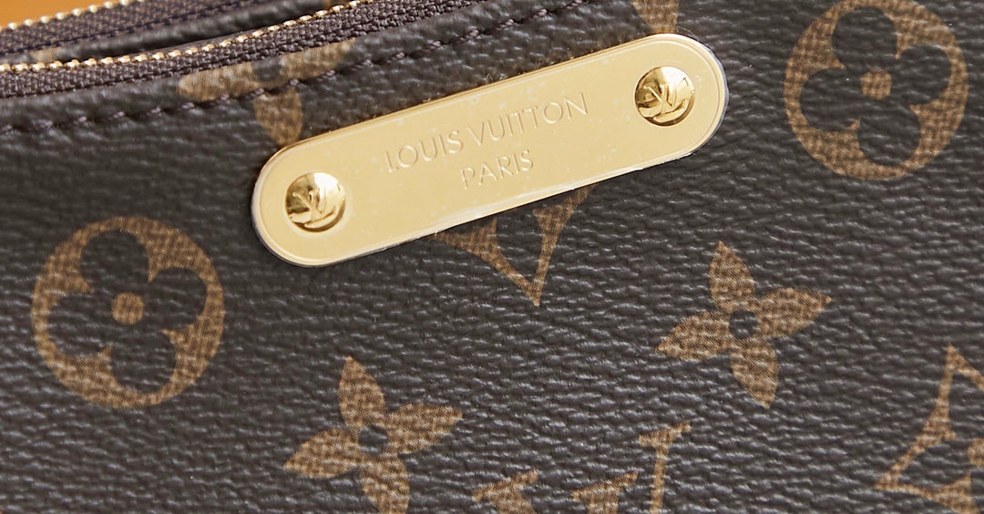 POCHETTE 24 IN BROWN MONOGRAM CANVAS GOLD HARDWARE