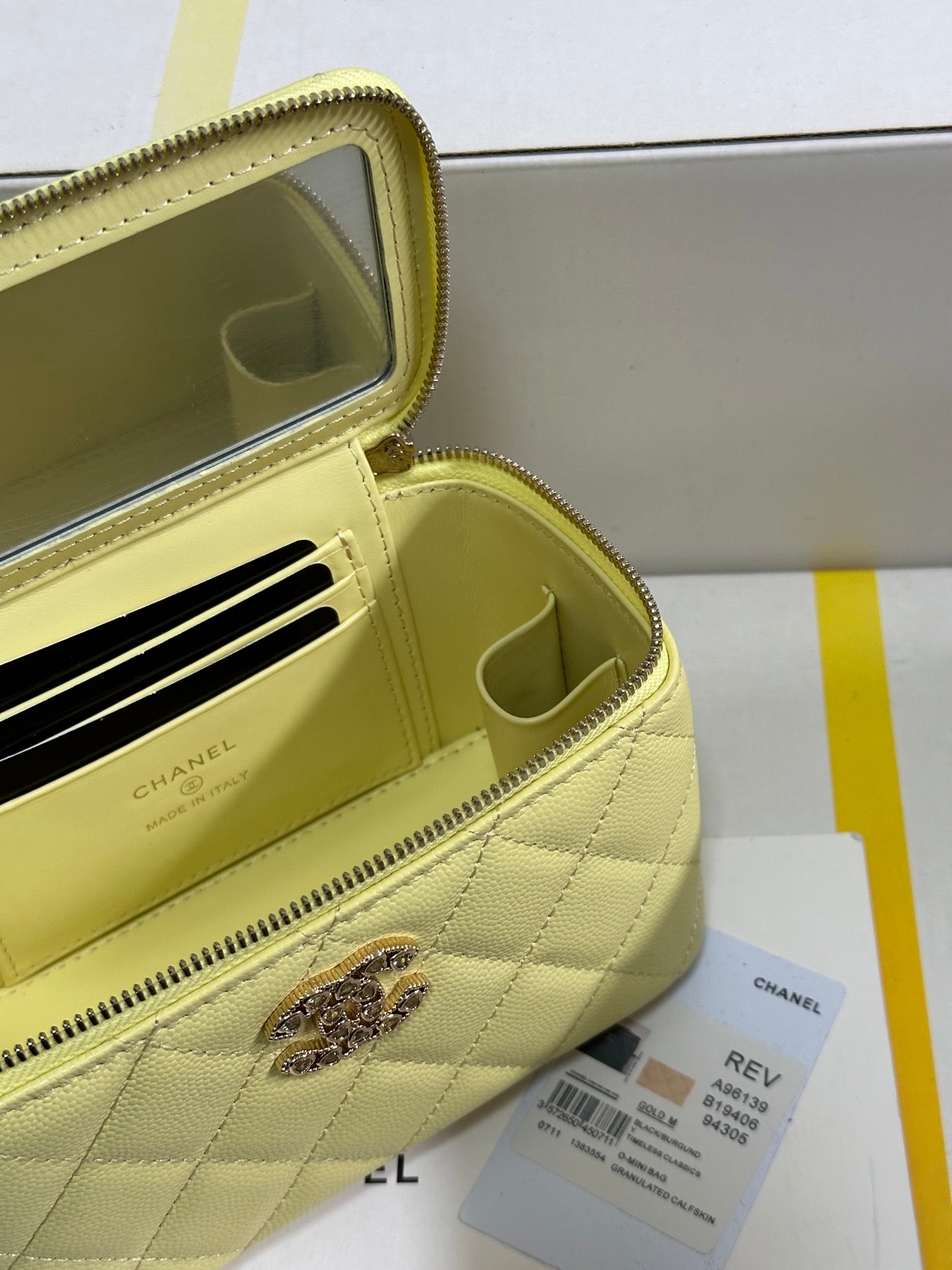 25C Vanity Case 17cm Yellow Caviar Leather Heart Rhinestone Light Gold Hardware 243418