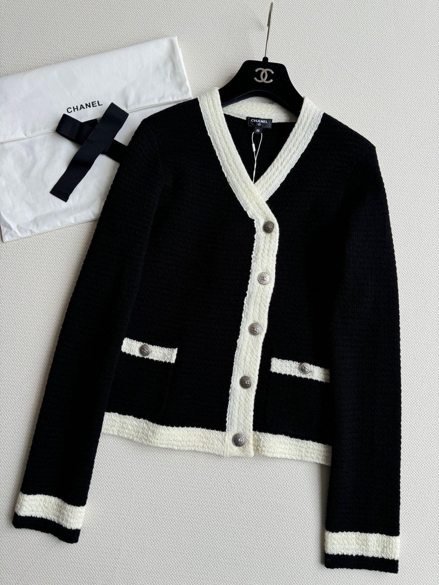 Cardigan In Black Mix White Wool