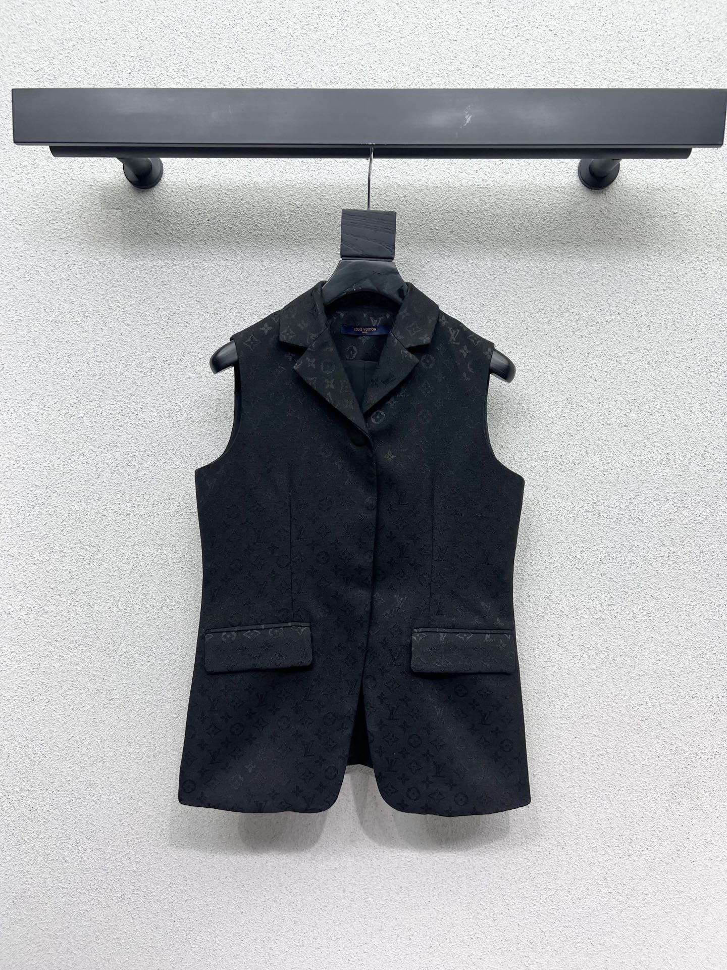 L 25 Classic jacquard fabric monogram suit vest