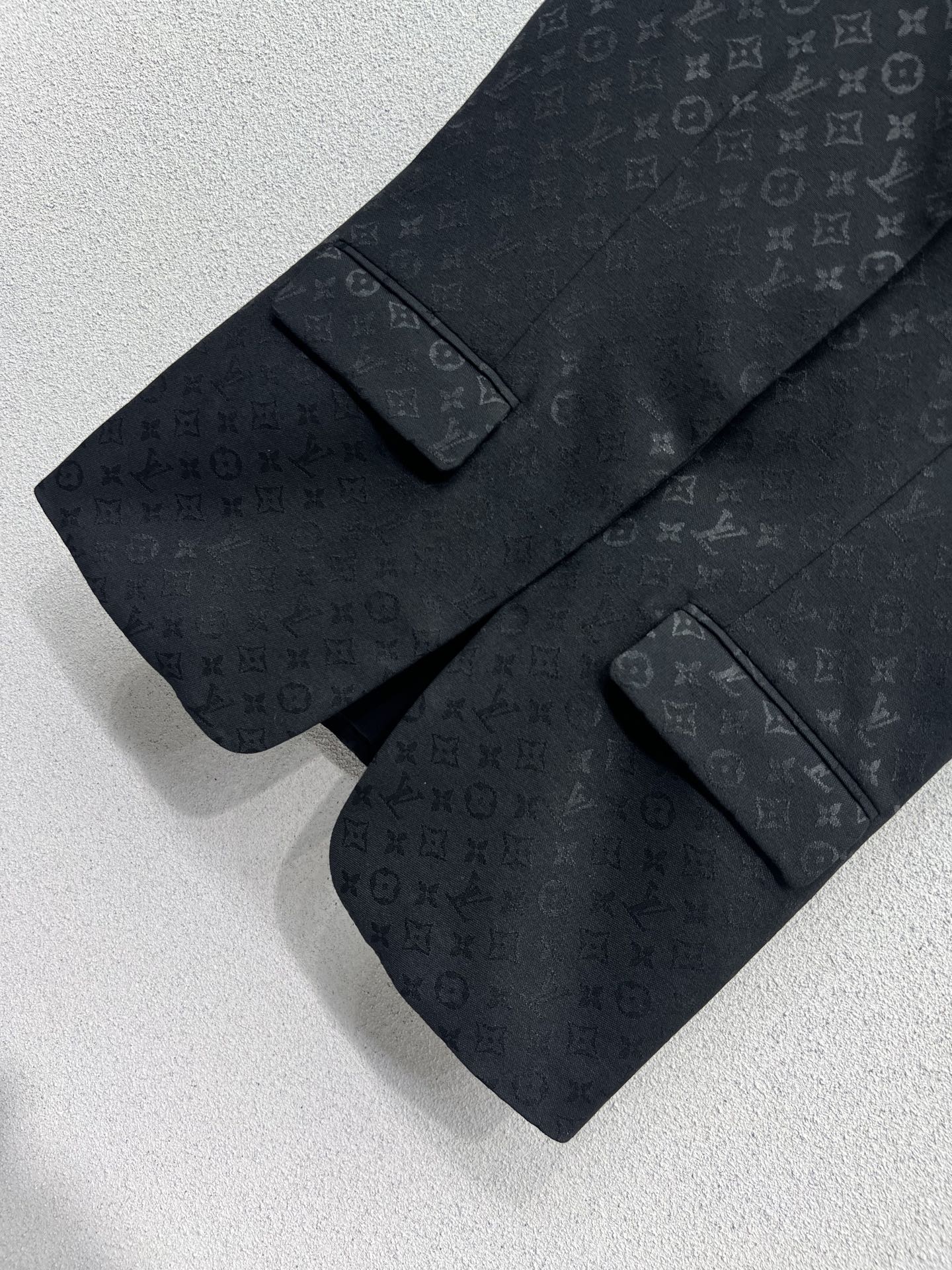 L 25 Classic jacquard fabric monogram suit vest