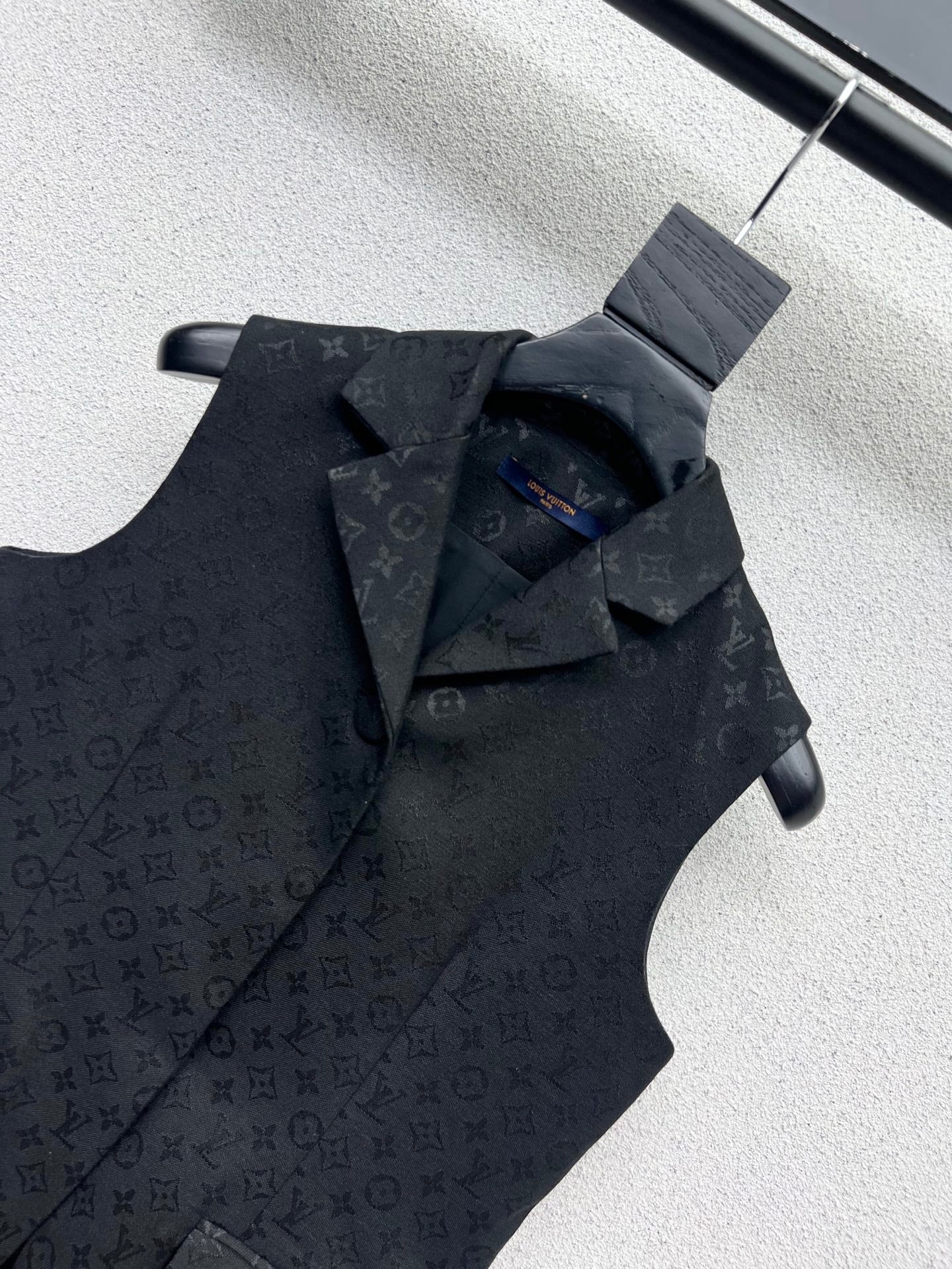 L 25 Classic jacquard fabric monogram suit vest