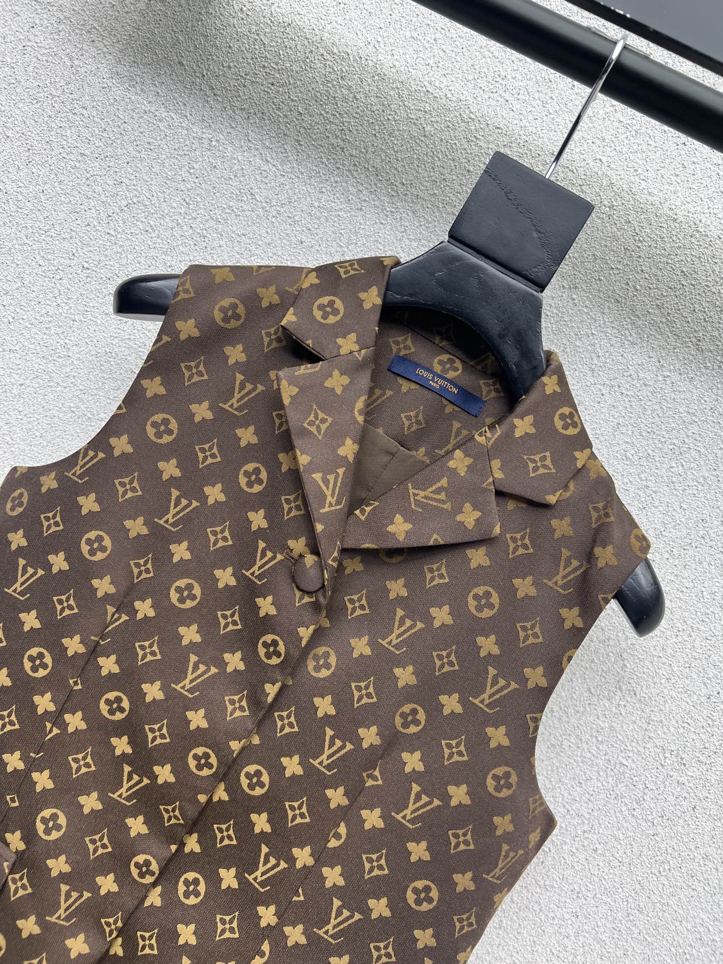 L 25 Classic jacquard fabric monogram suit vest