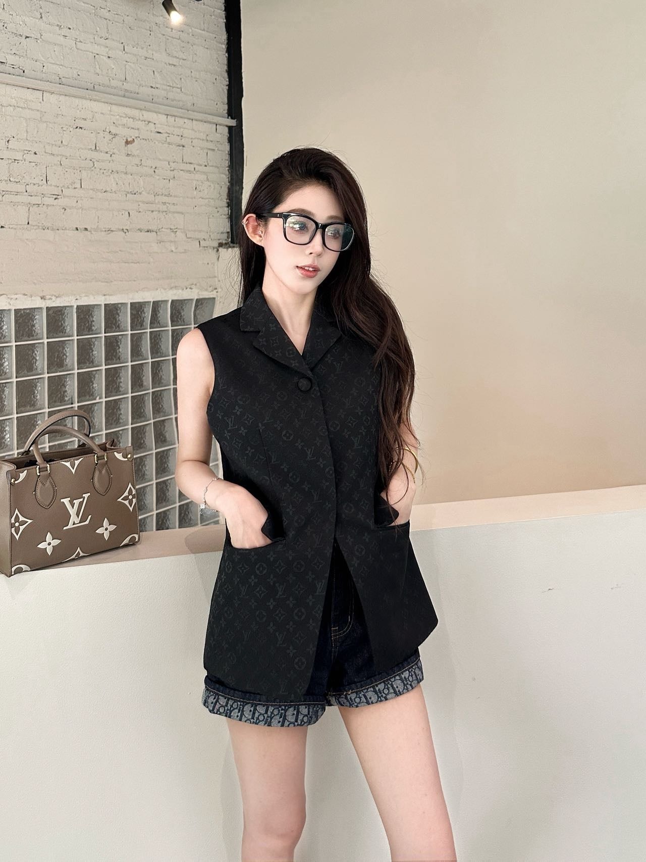 L 25 Classic jacquard fabric monogram suit vest