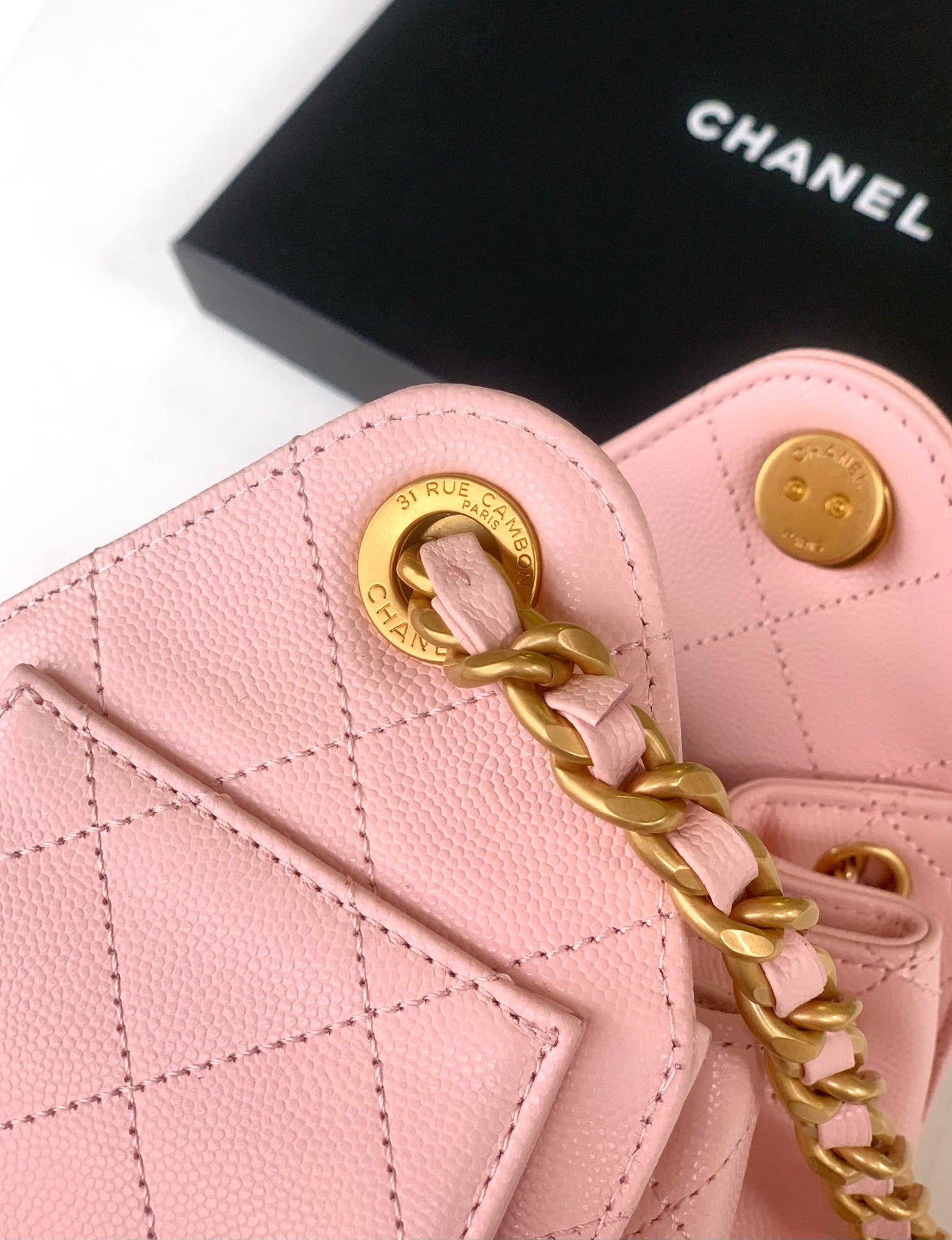 25C Hobo Bags 20cm Light Pink Grained Calfskin