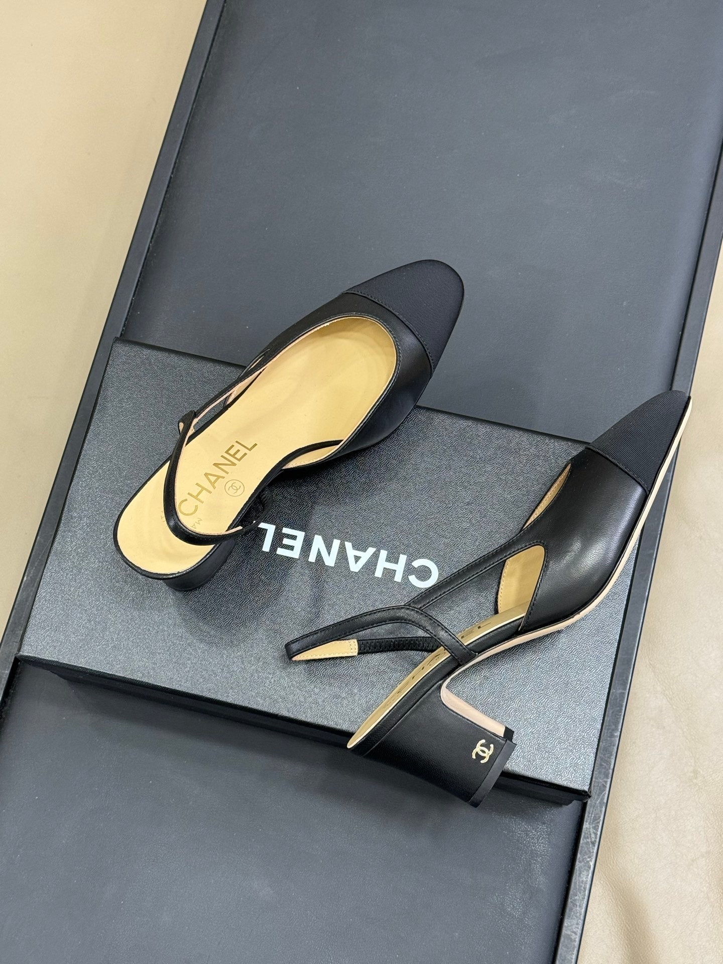 Classic Slingback Black Beige Goatskin Black Grosgrain 282286
