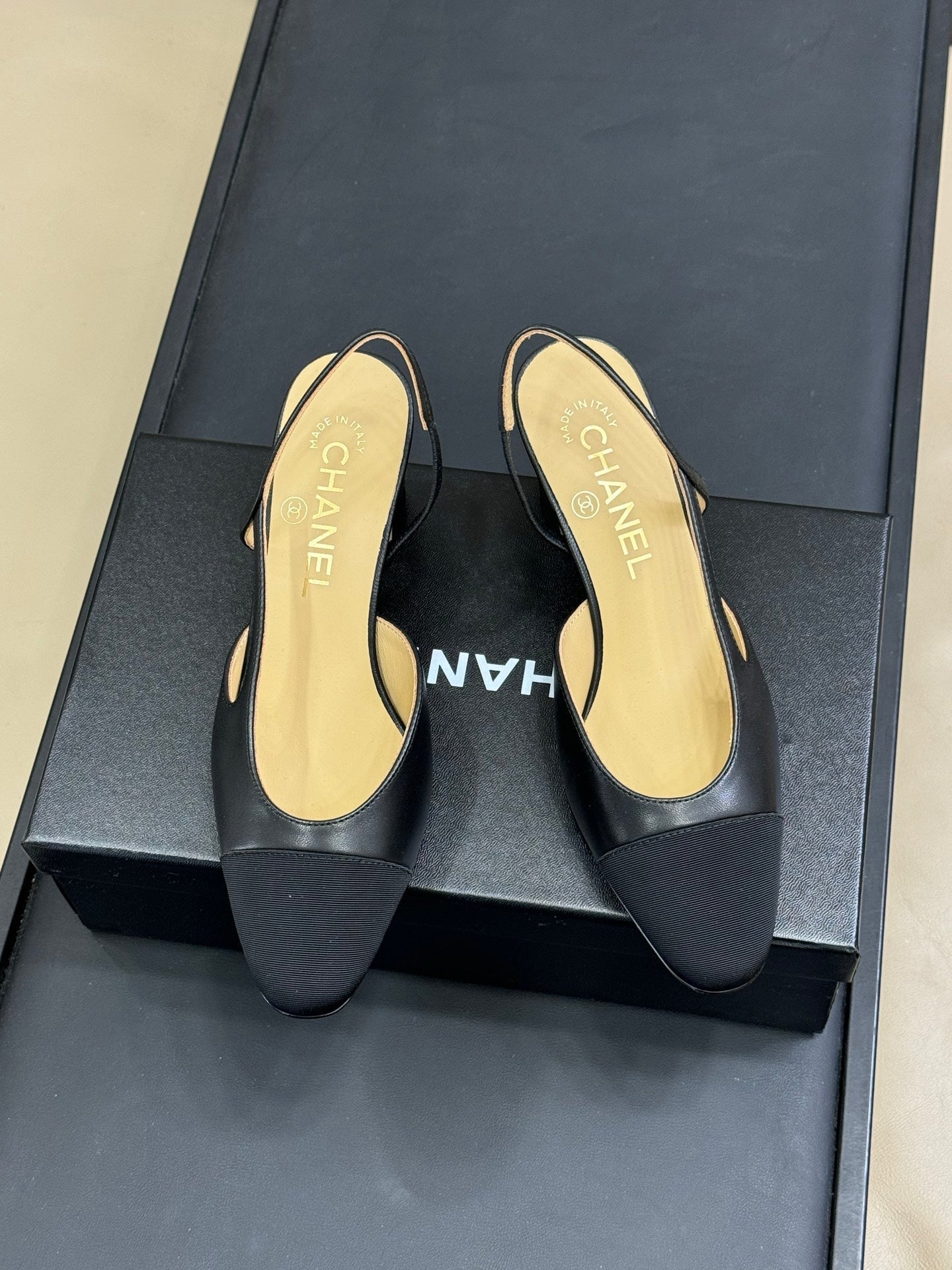 Classic Slingback Black Beige Goatskin Black Grosgrain 282286