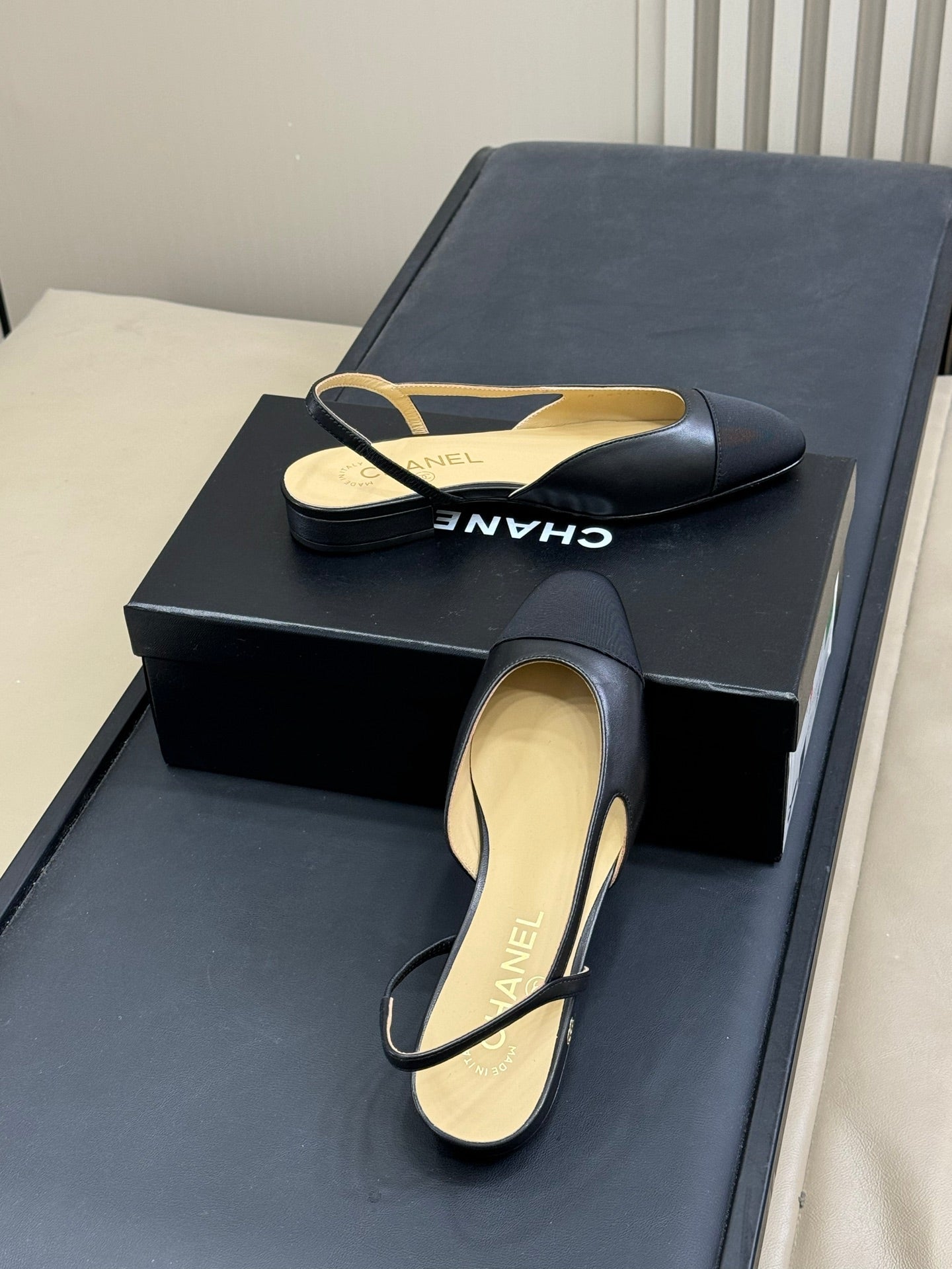 Classic Slingback Black Beige Goatskin Black Grosgrain 282286