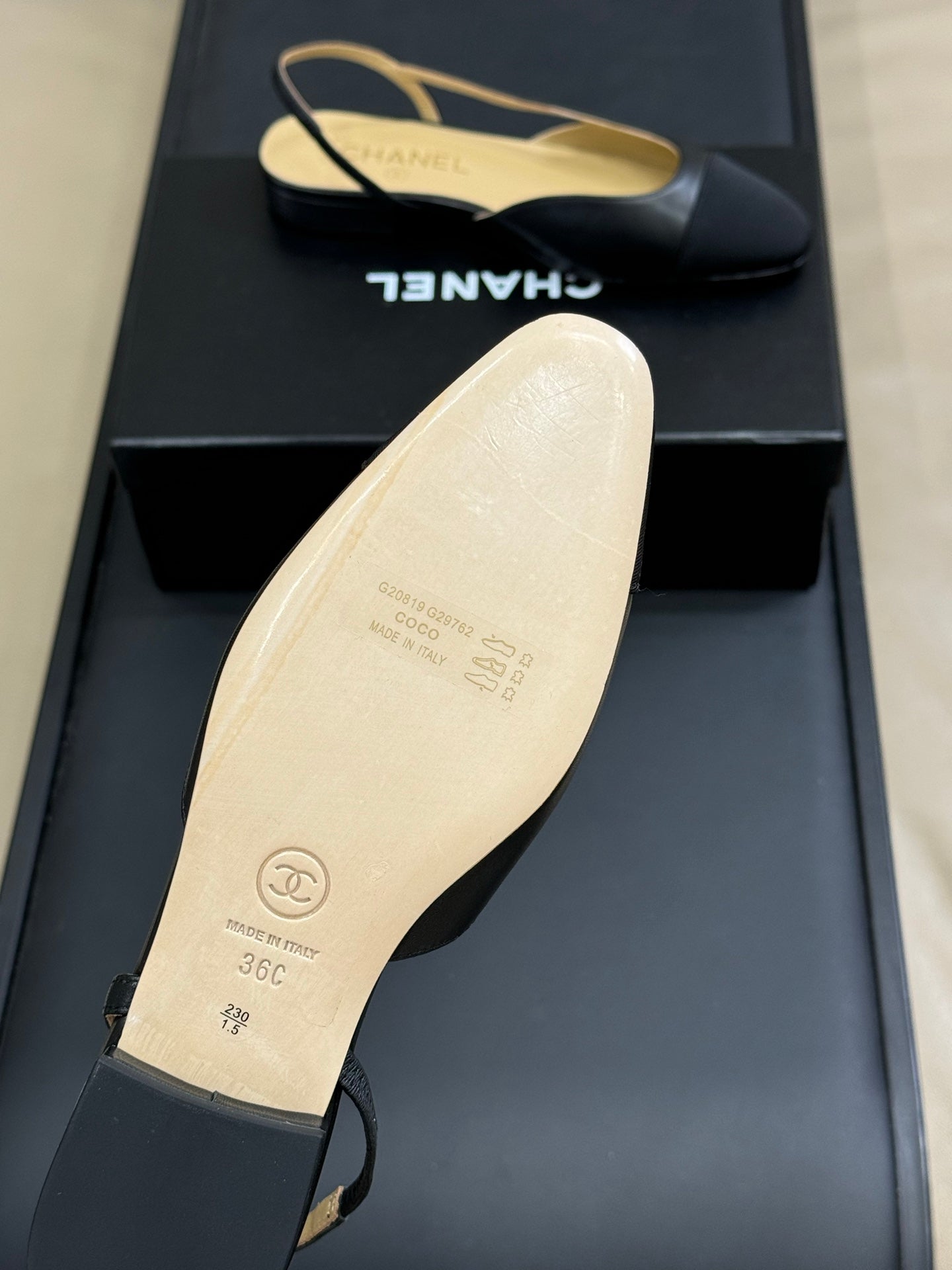 Classic Slingback Black Beige Goatskin Black Grosgrain 282286