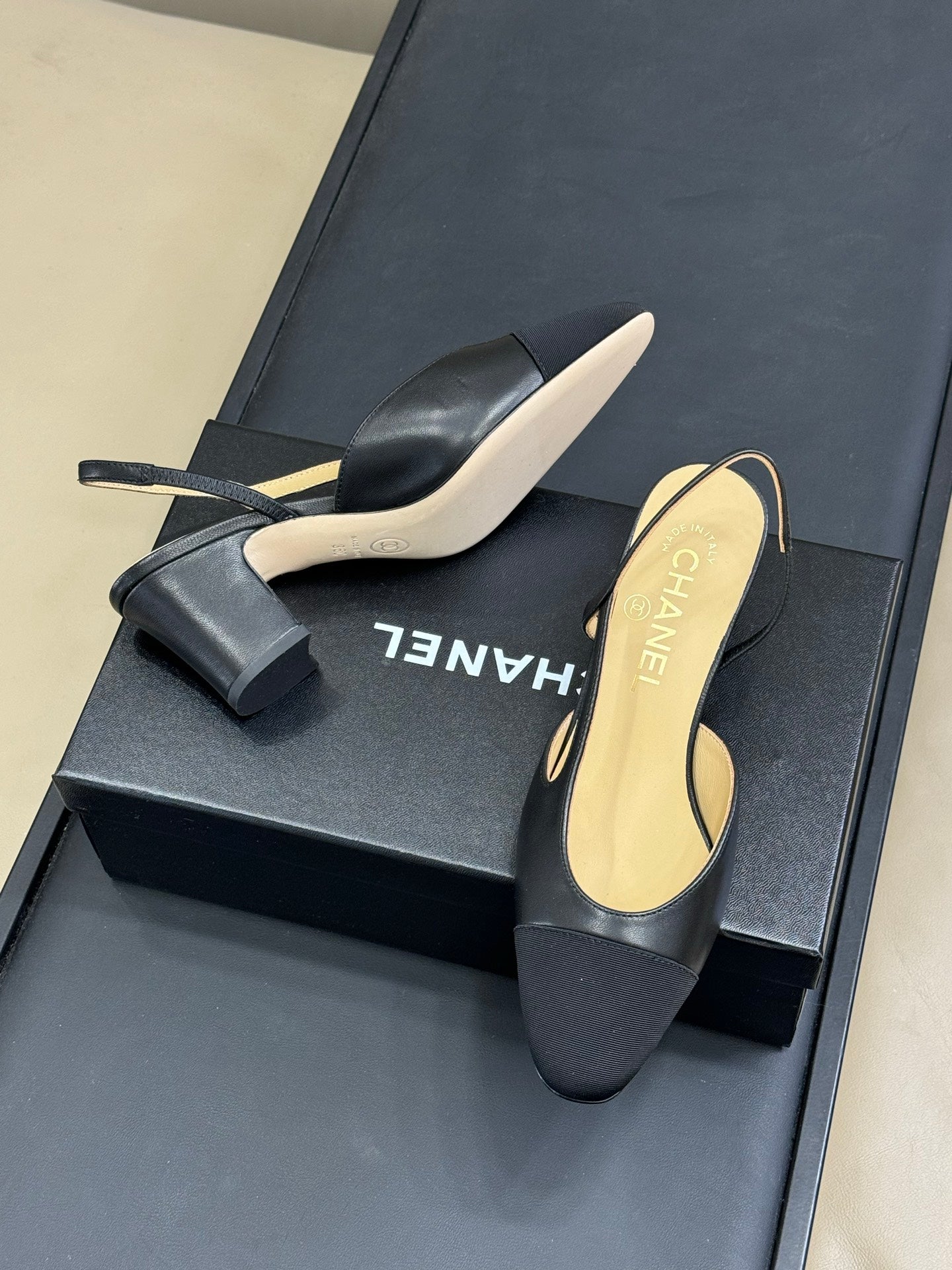 Classic Slingback Black Beige Goatskin Black Grosgrain 282286
