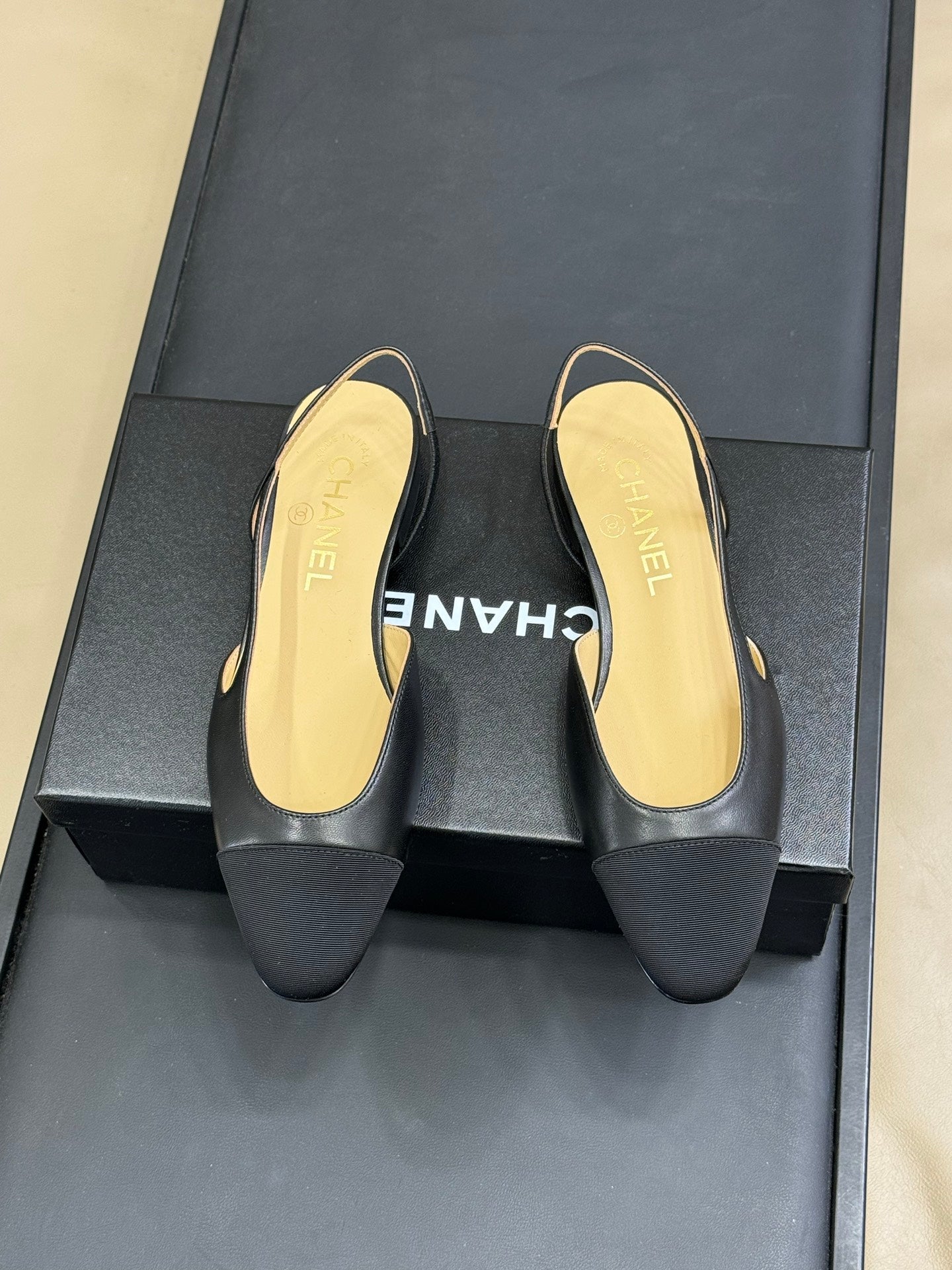 Classic Slingback Black Beige Goatskin Black Grosgrain 282286