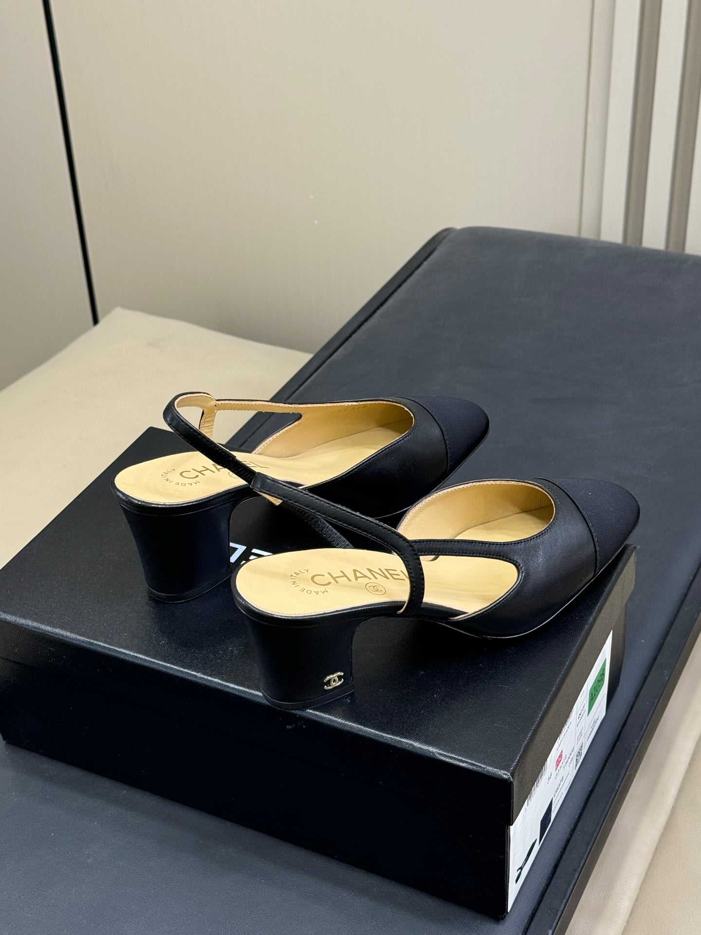 Classic Slingback Black Beige Goatskin Black Grosgrain 282286