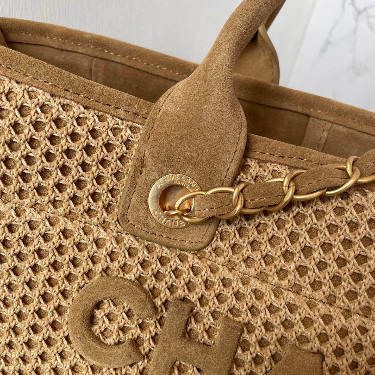 25 Deauville Tote Bag 34cm Beige Crochet Suede