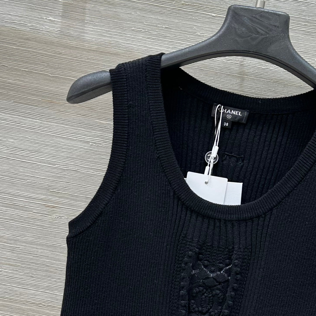25 autumn and winter new product heart logo intarsia knitted vest
