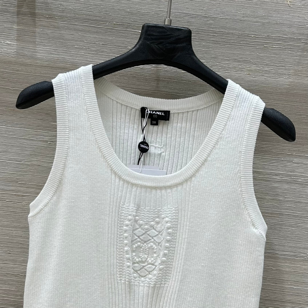 25 autumn and winter new product heart logo intarsia knitted vest