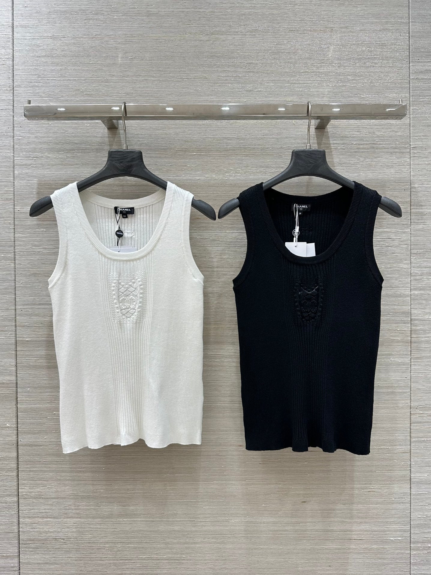 25 autumn and winter new product heart logo intarsia knitted vest