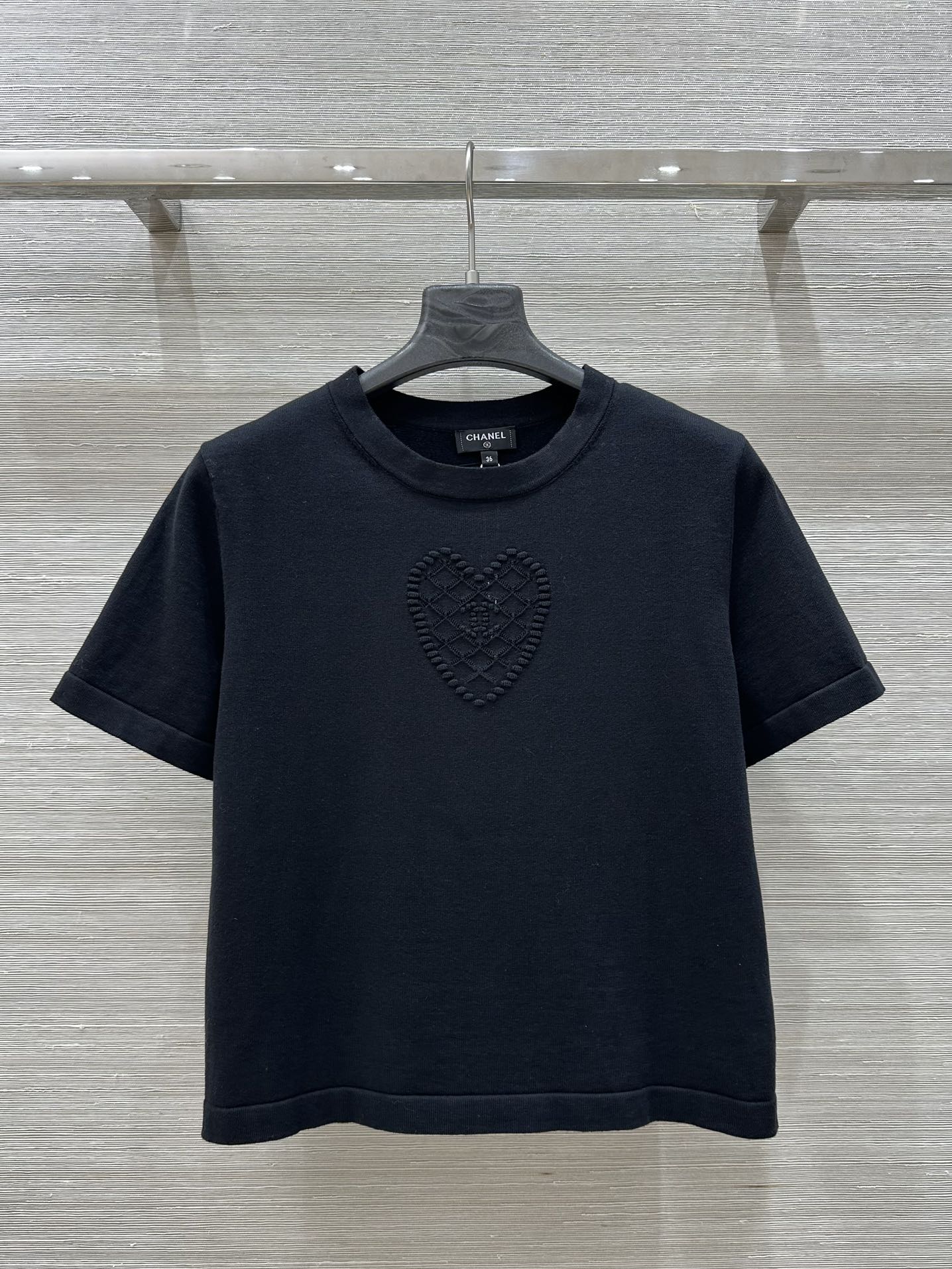 25 new products, love double C knitted short-sleeved top