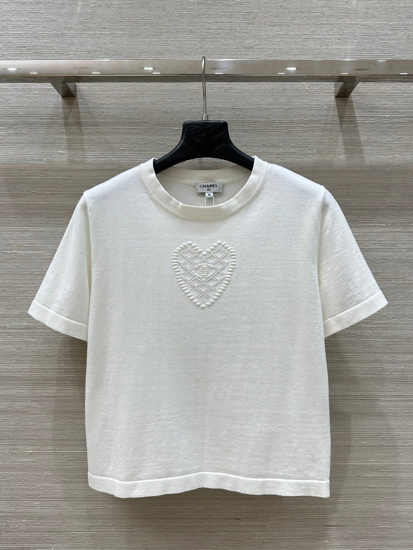 25 new products, love double C knitted short-sleeved top
