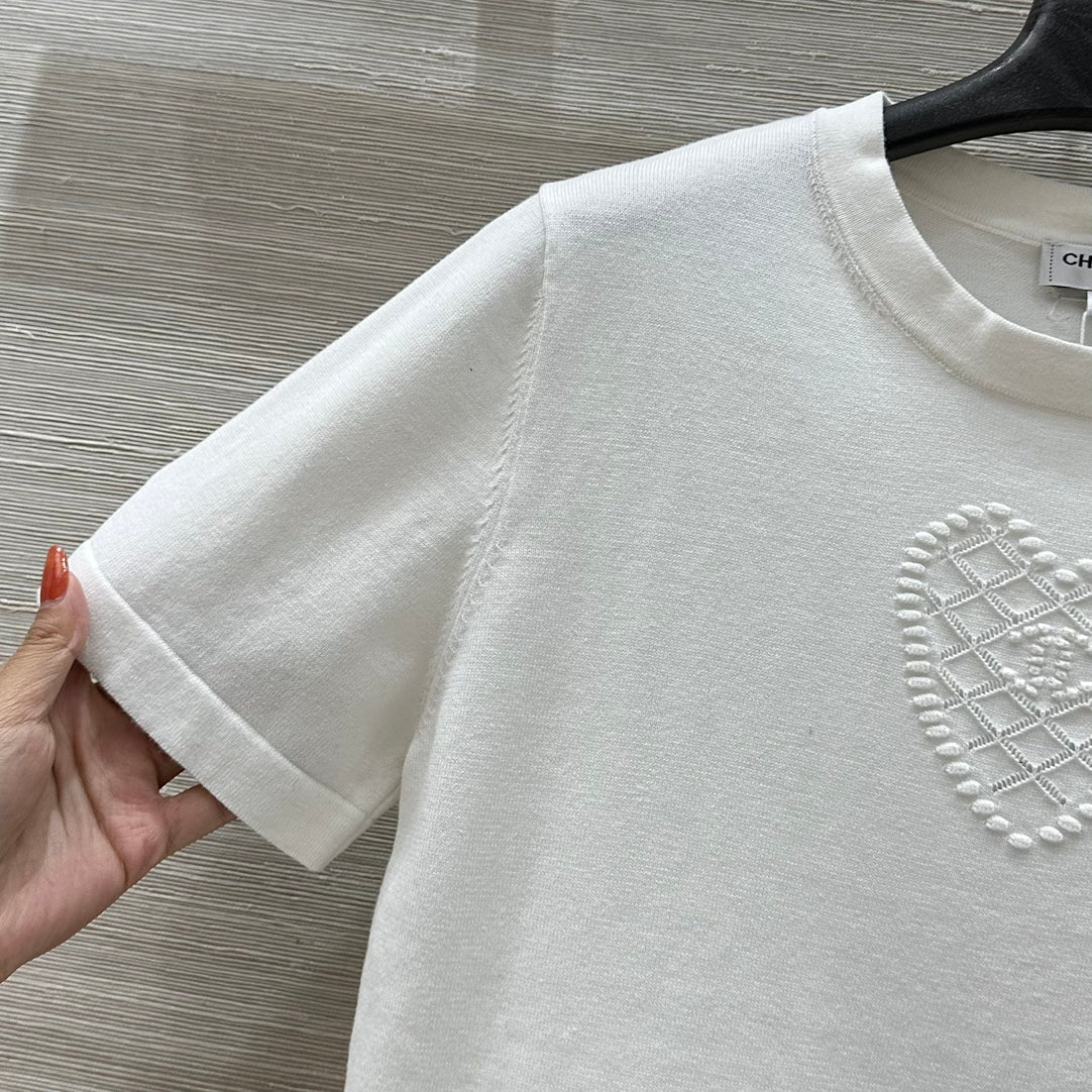 25 new products, love double C knitted short-sleeved top